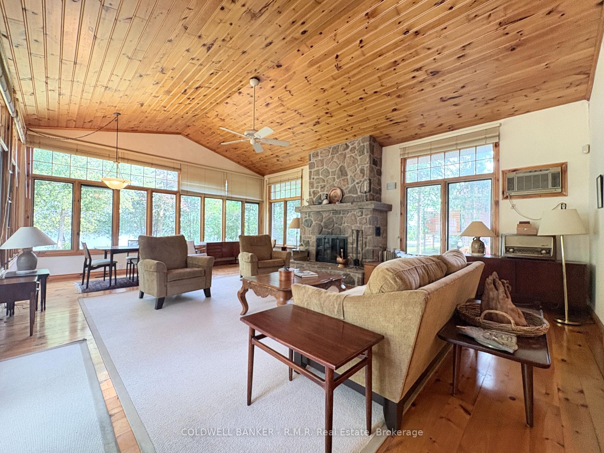 60 Pinewood Boulevard photo 13