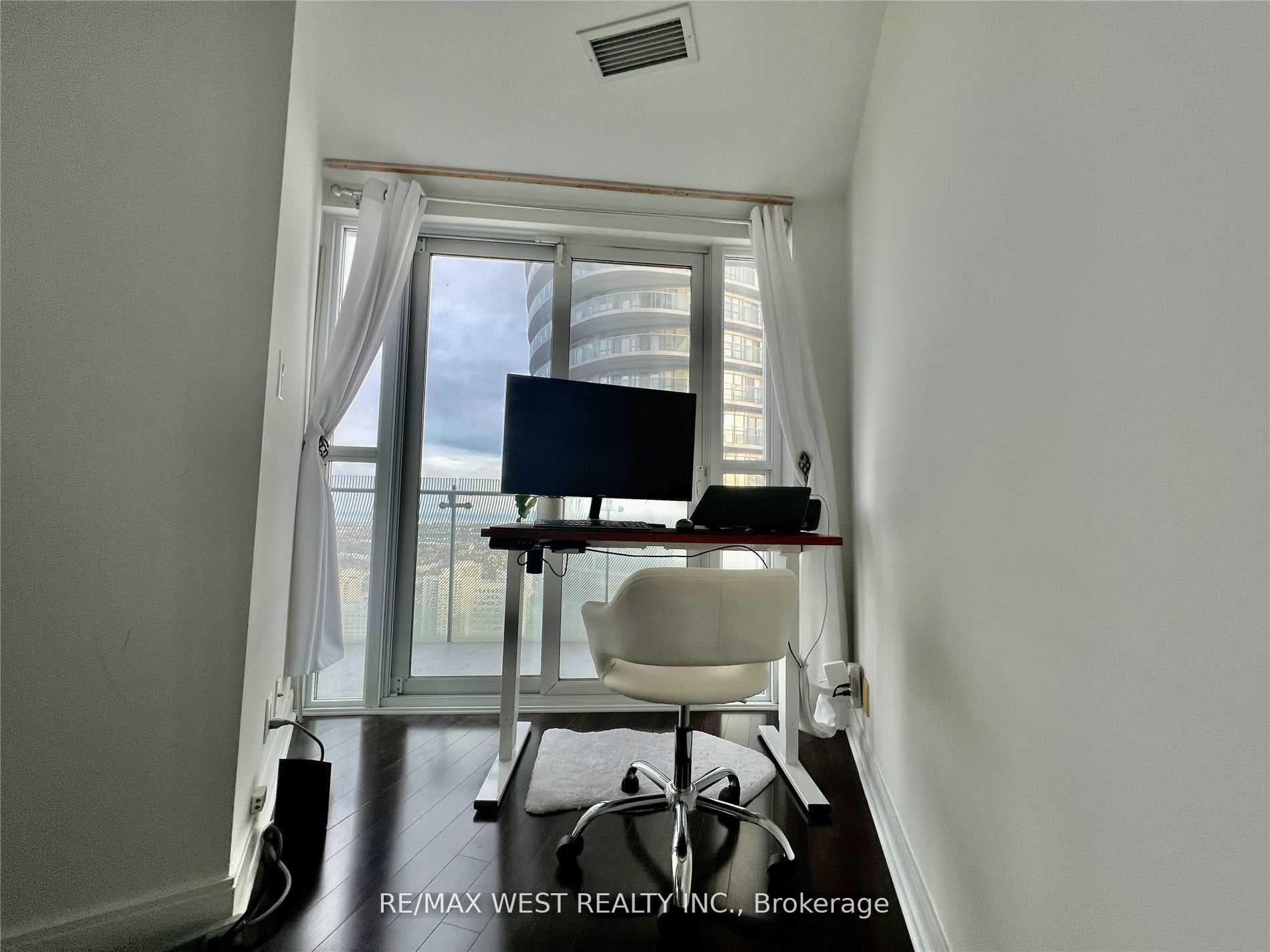 50 Absolute Avenue Unit 3904 photo 11