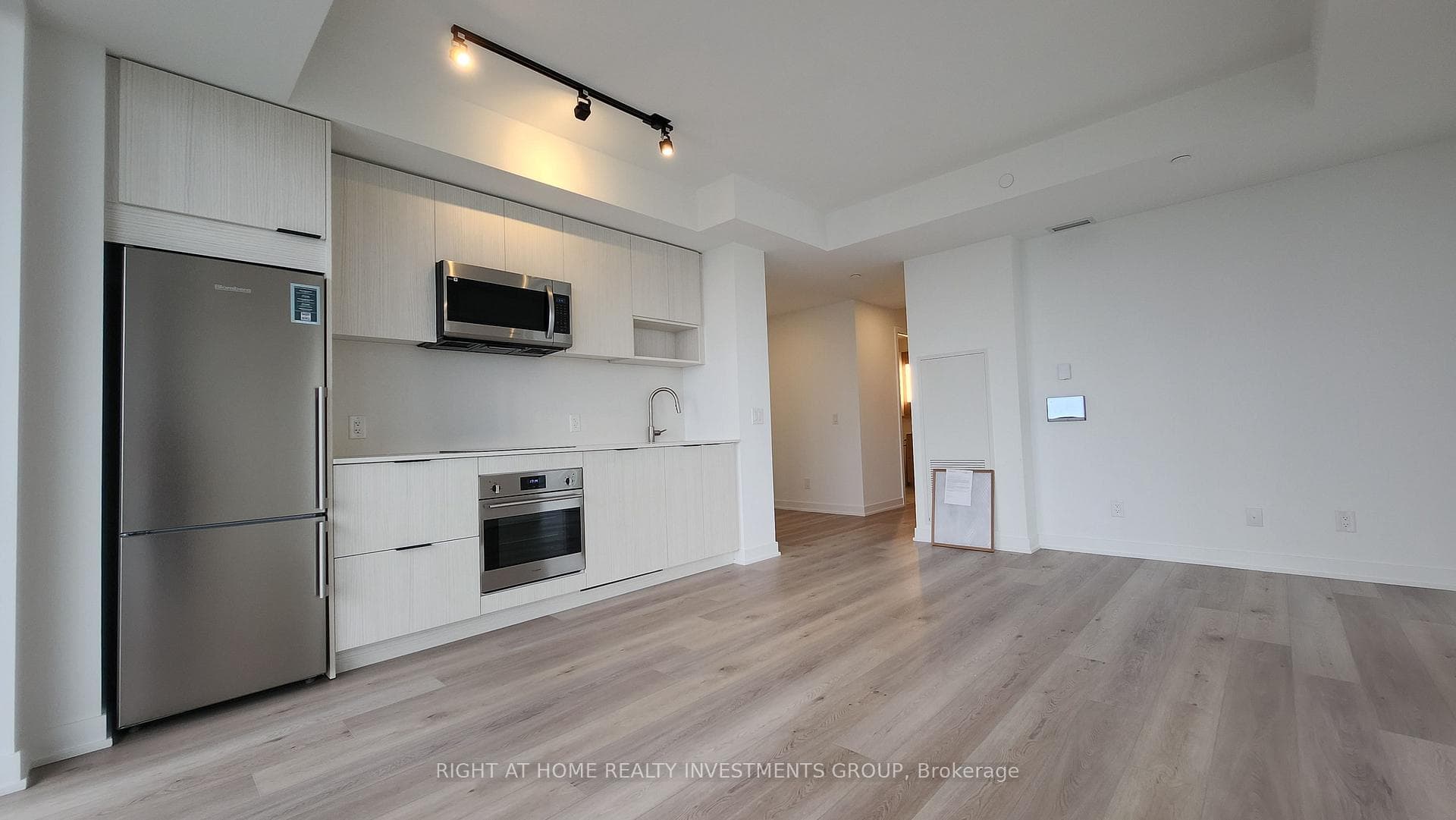 5 Defries Street Unit 3302 photo 12
