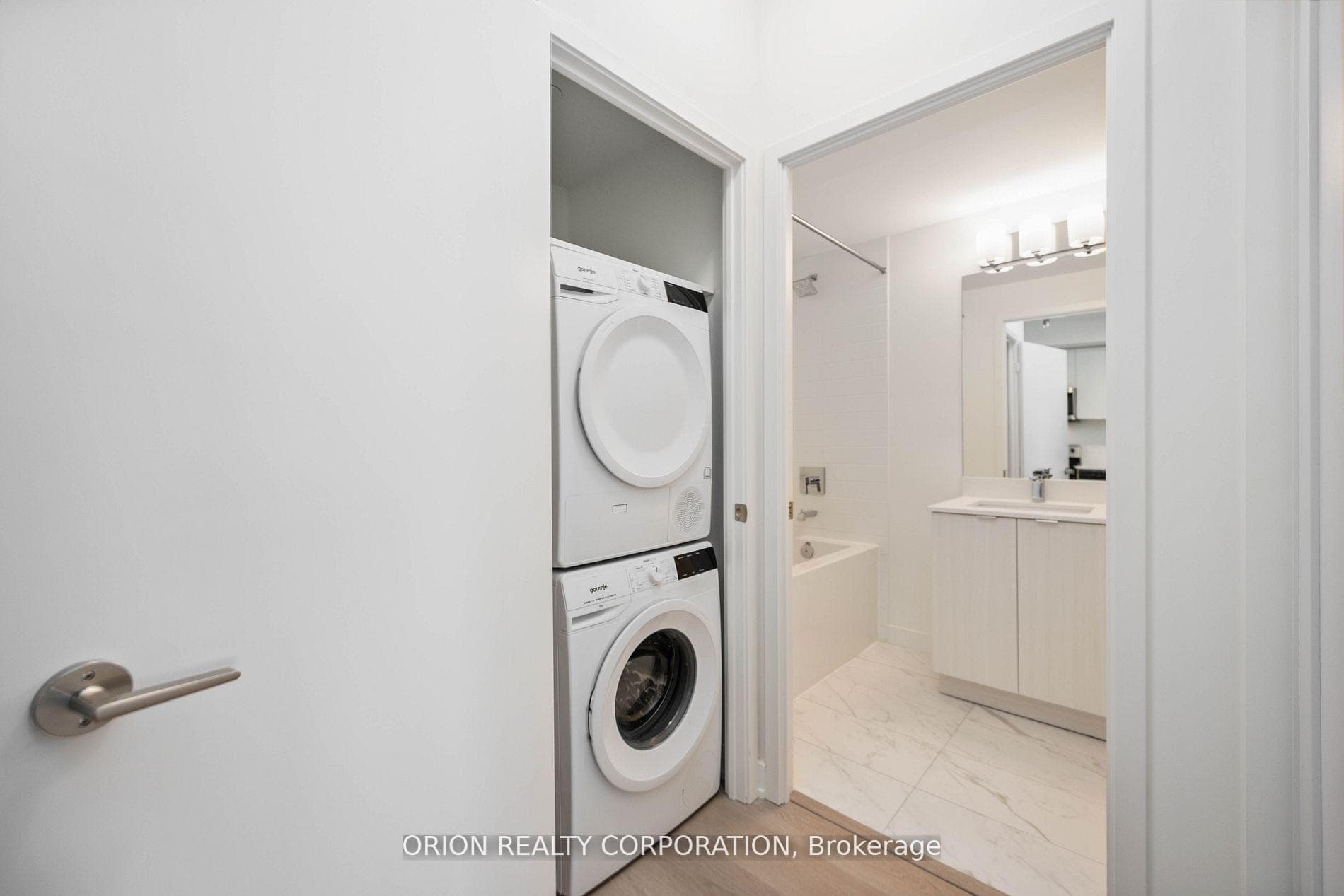 859 The Queensway N/A Unit 320 photo 21