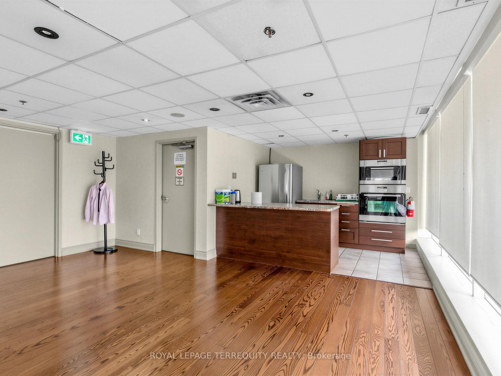 650 Queens Quay Unit 1111 photo 24