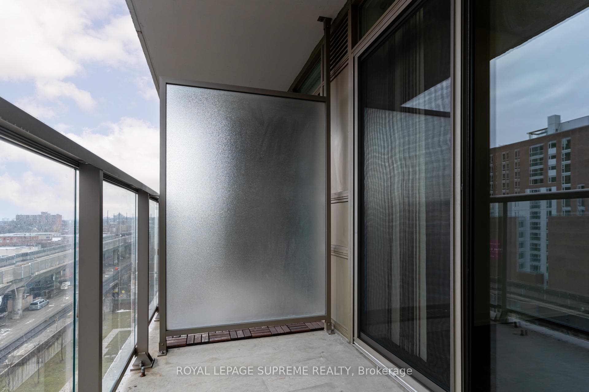 816 Lansdowne Avenue Unit 718 photo 23