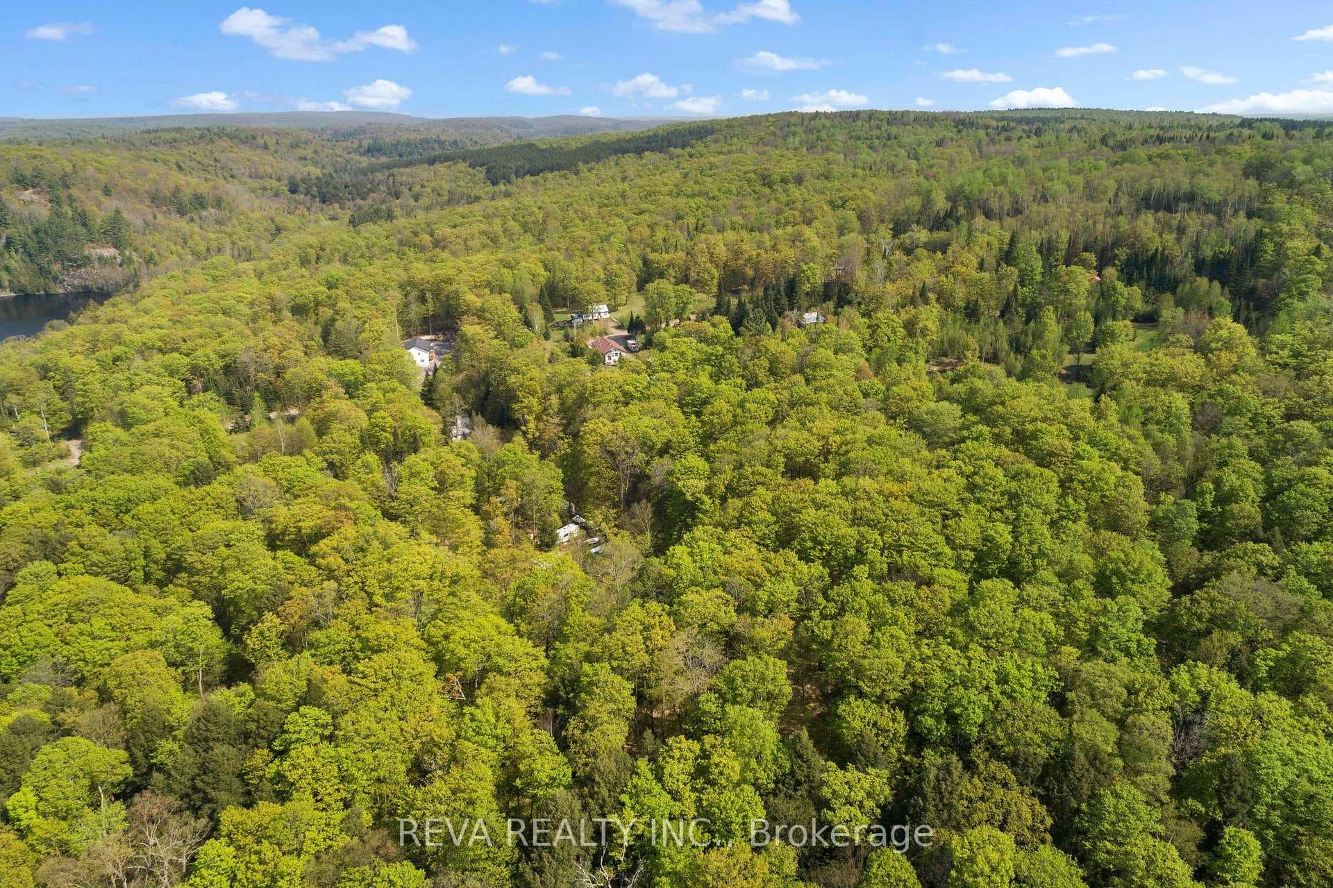 1045 Dutchess Drive photo 11