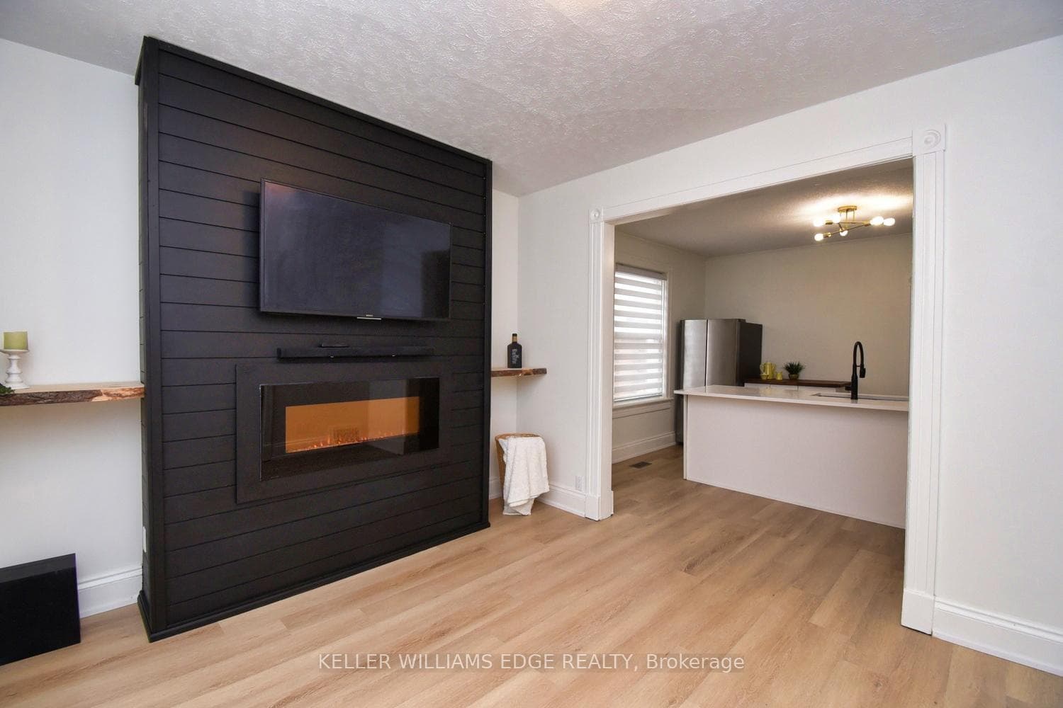 89 Oak Street photo 5