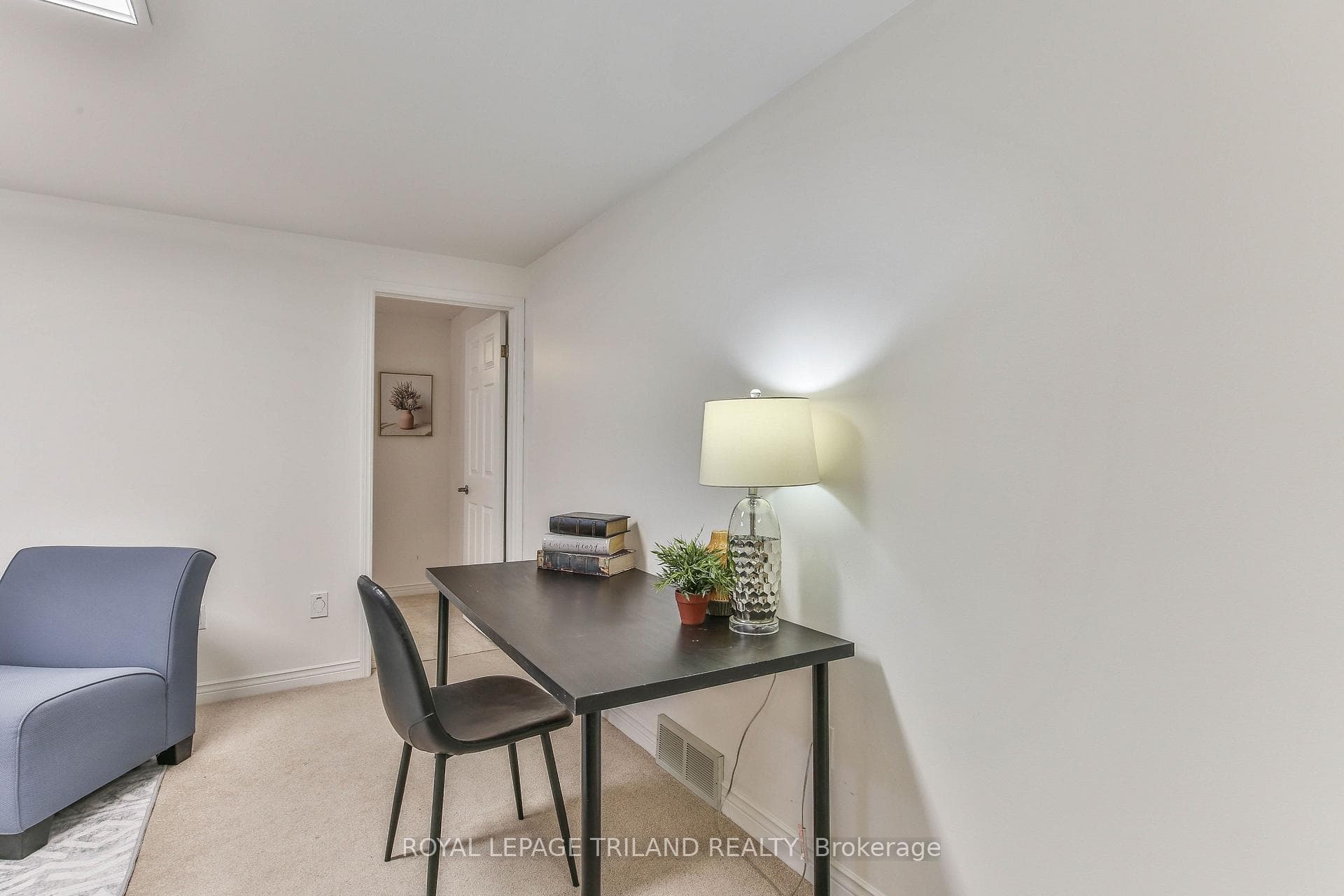 60 ROSECLIFFE Crescent Unit 8 photo 36