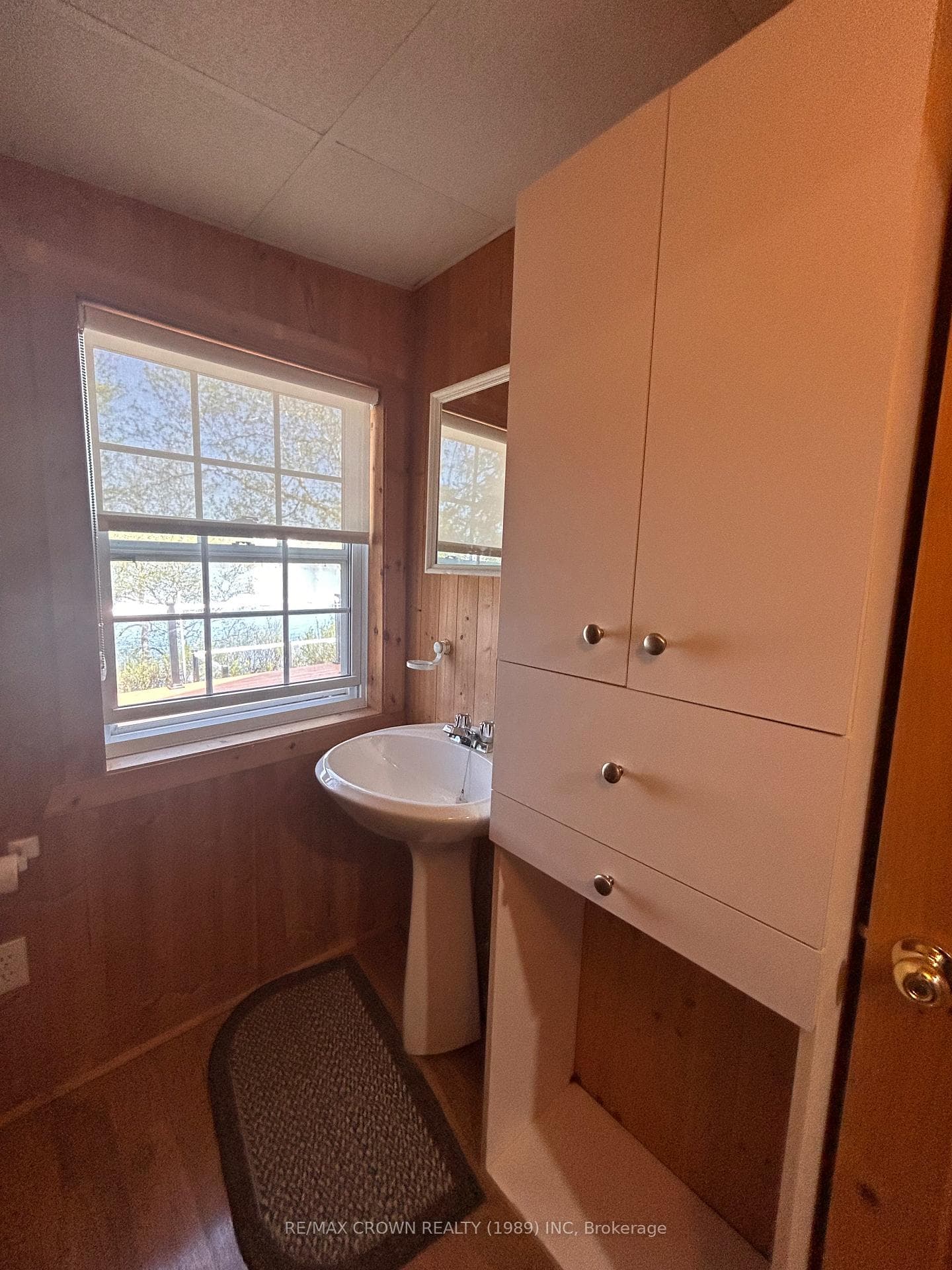 Bathroom (3pc)