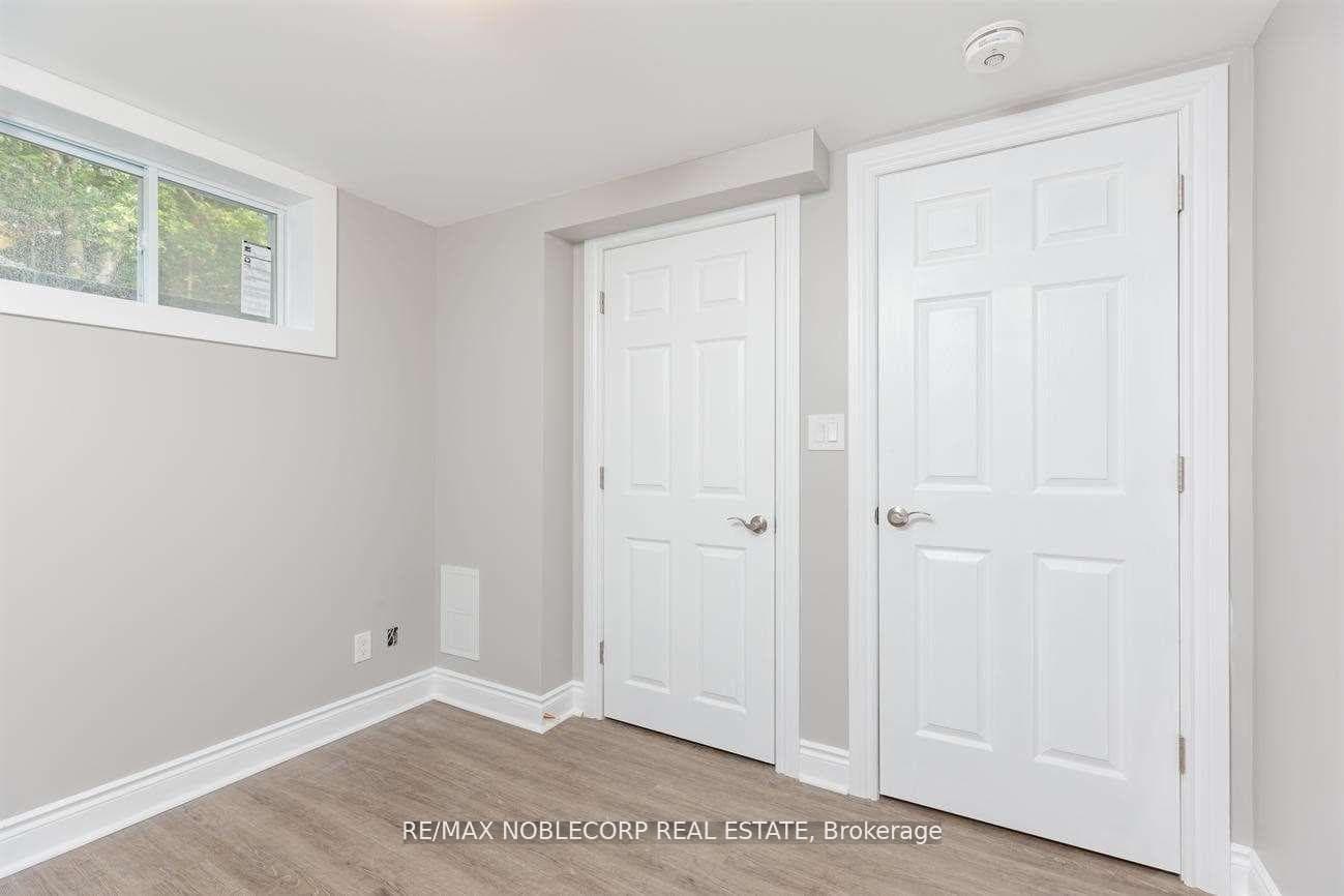 694 Emerson Avenue Unit Lower photo 5