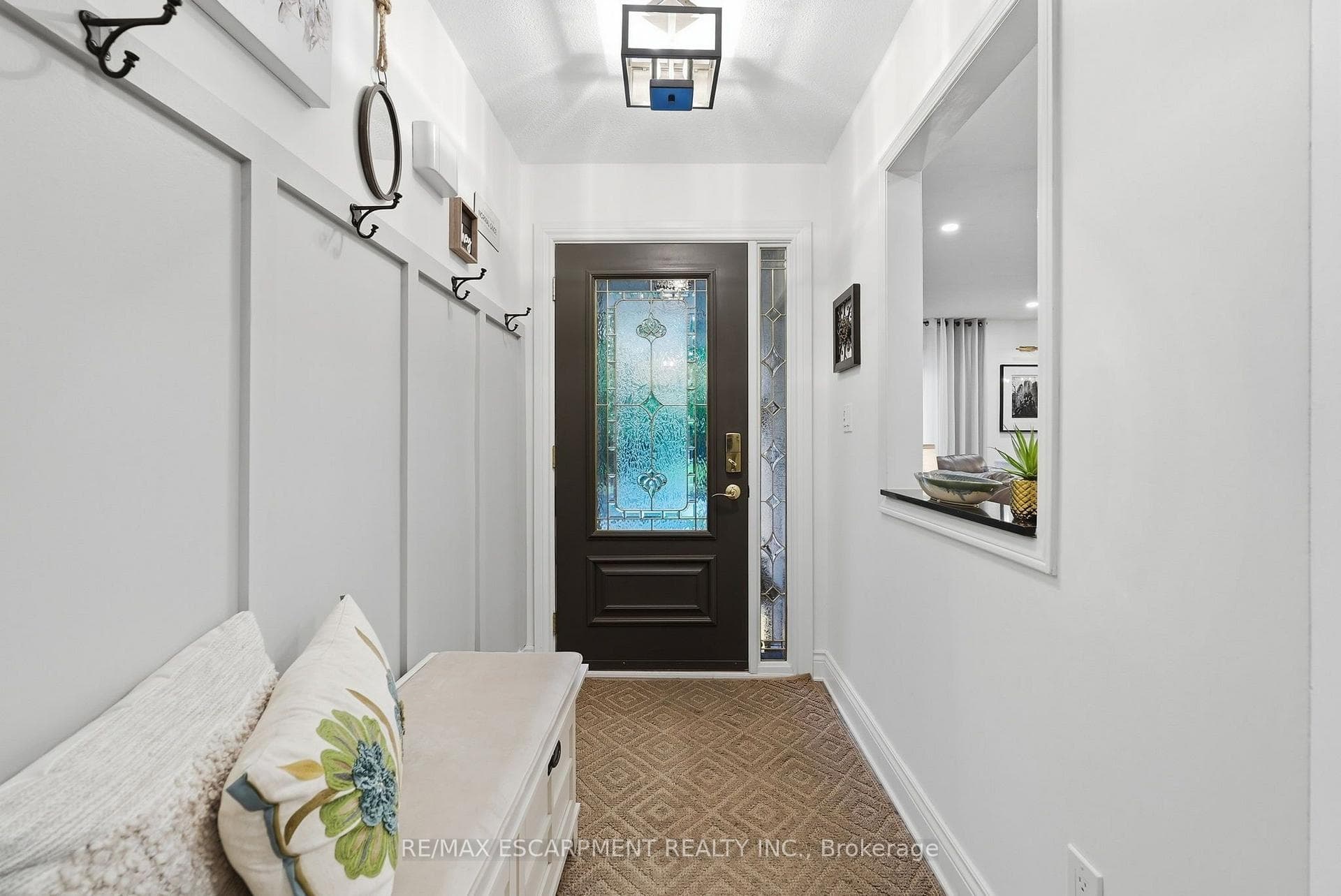 224 ATHENIA Drive photo 4