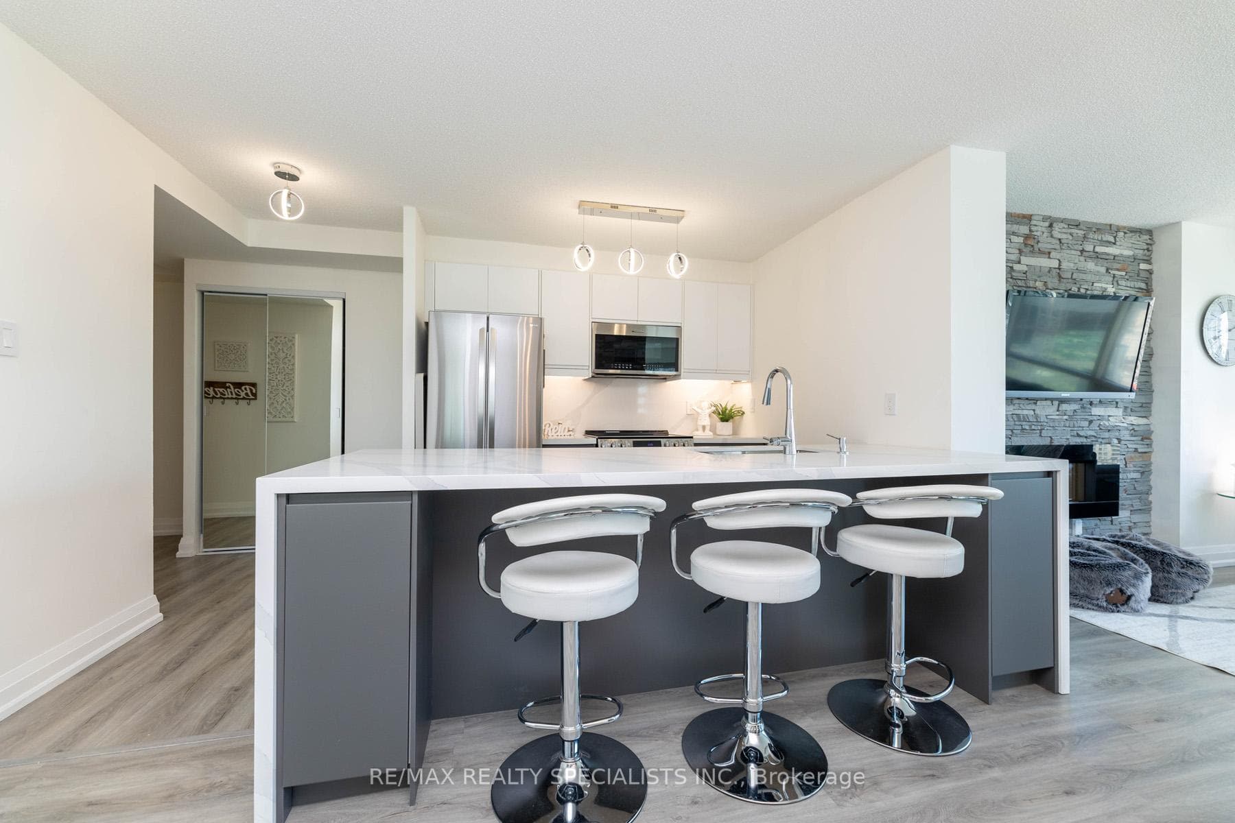 10 YONGE Street Unit 1807 photo 8