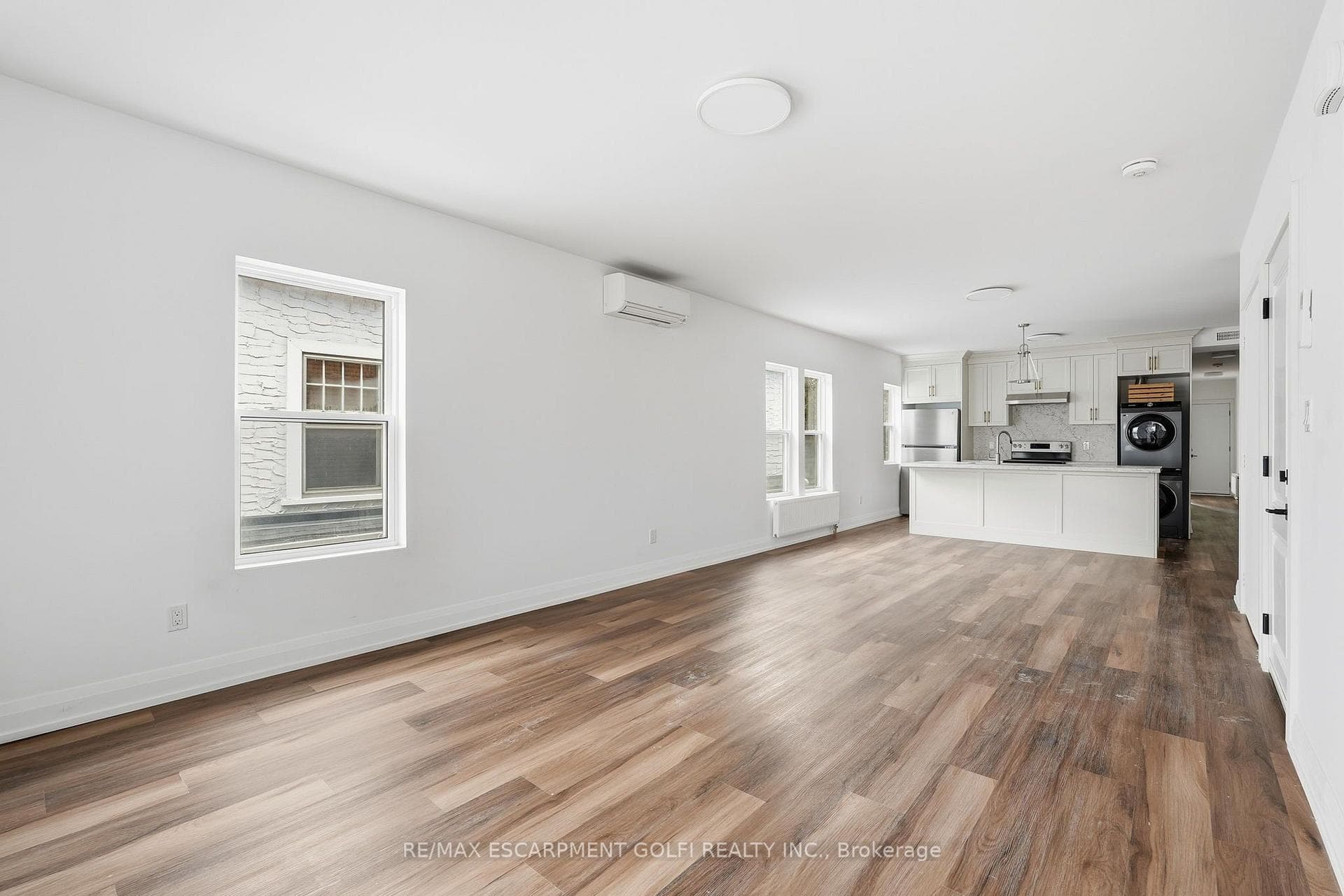 4876 Simcoe Street Unit 3 photo 7