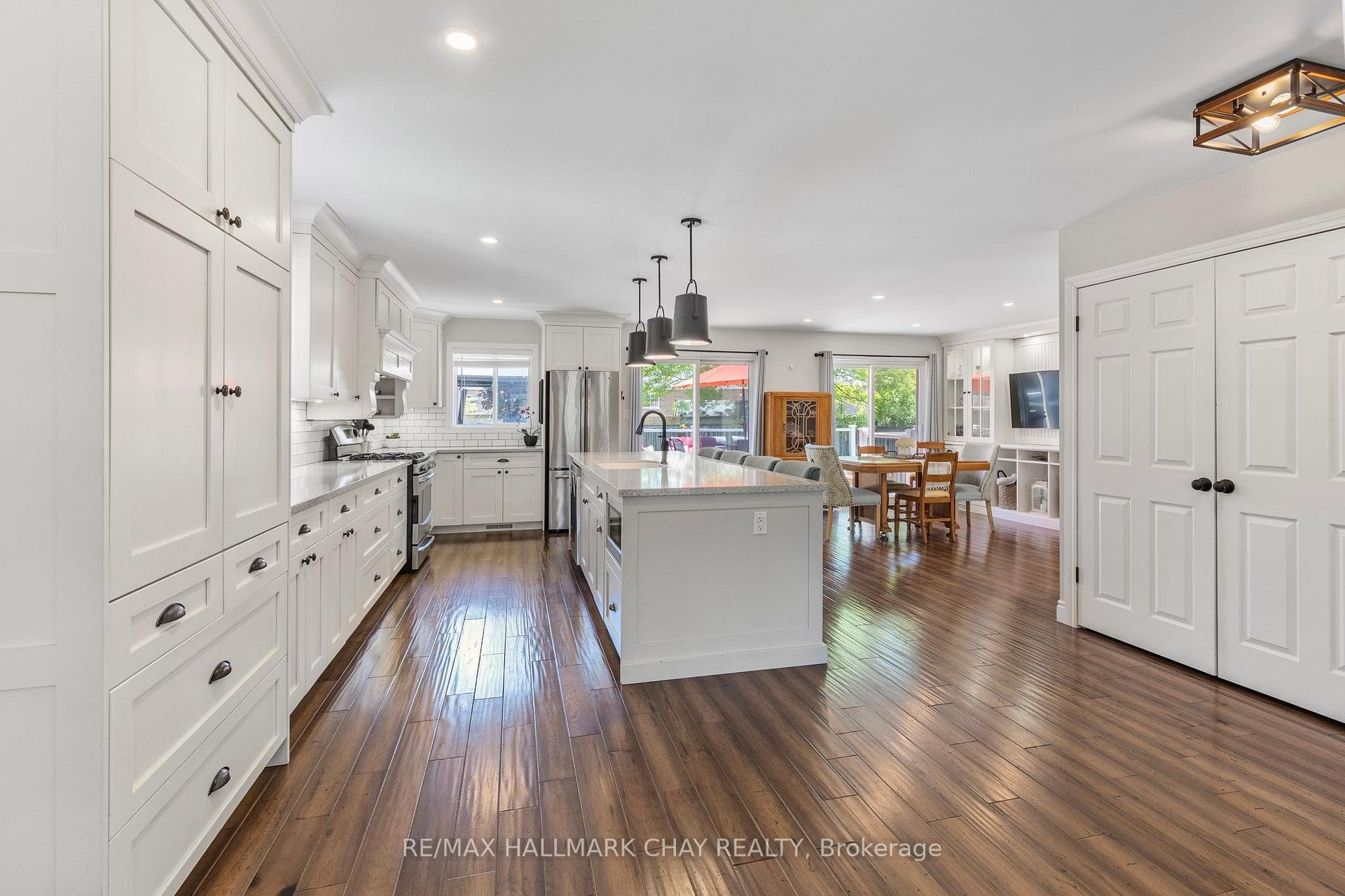 122 Emms Drive photo 4