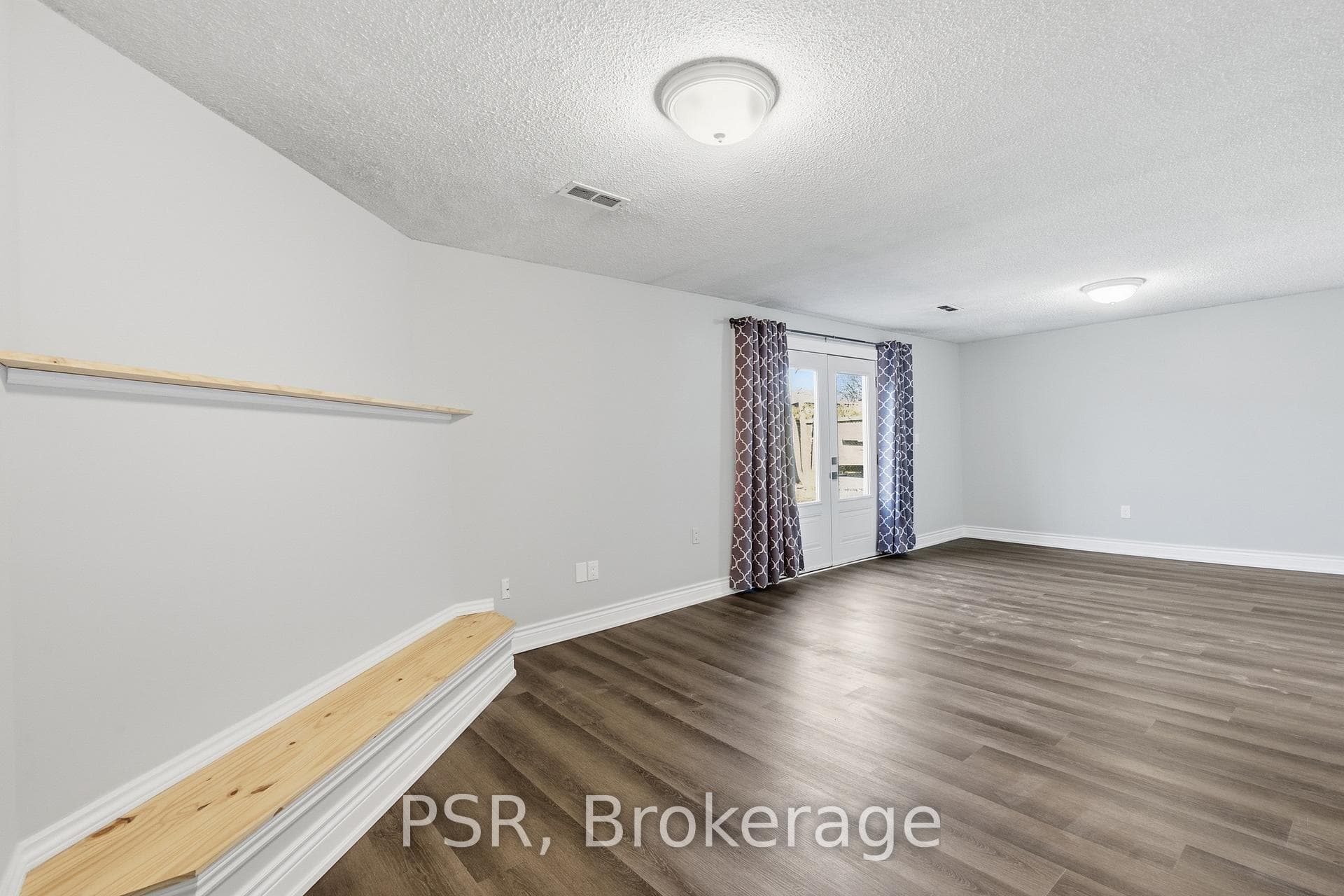 577 Tuscarora Drive photo 20