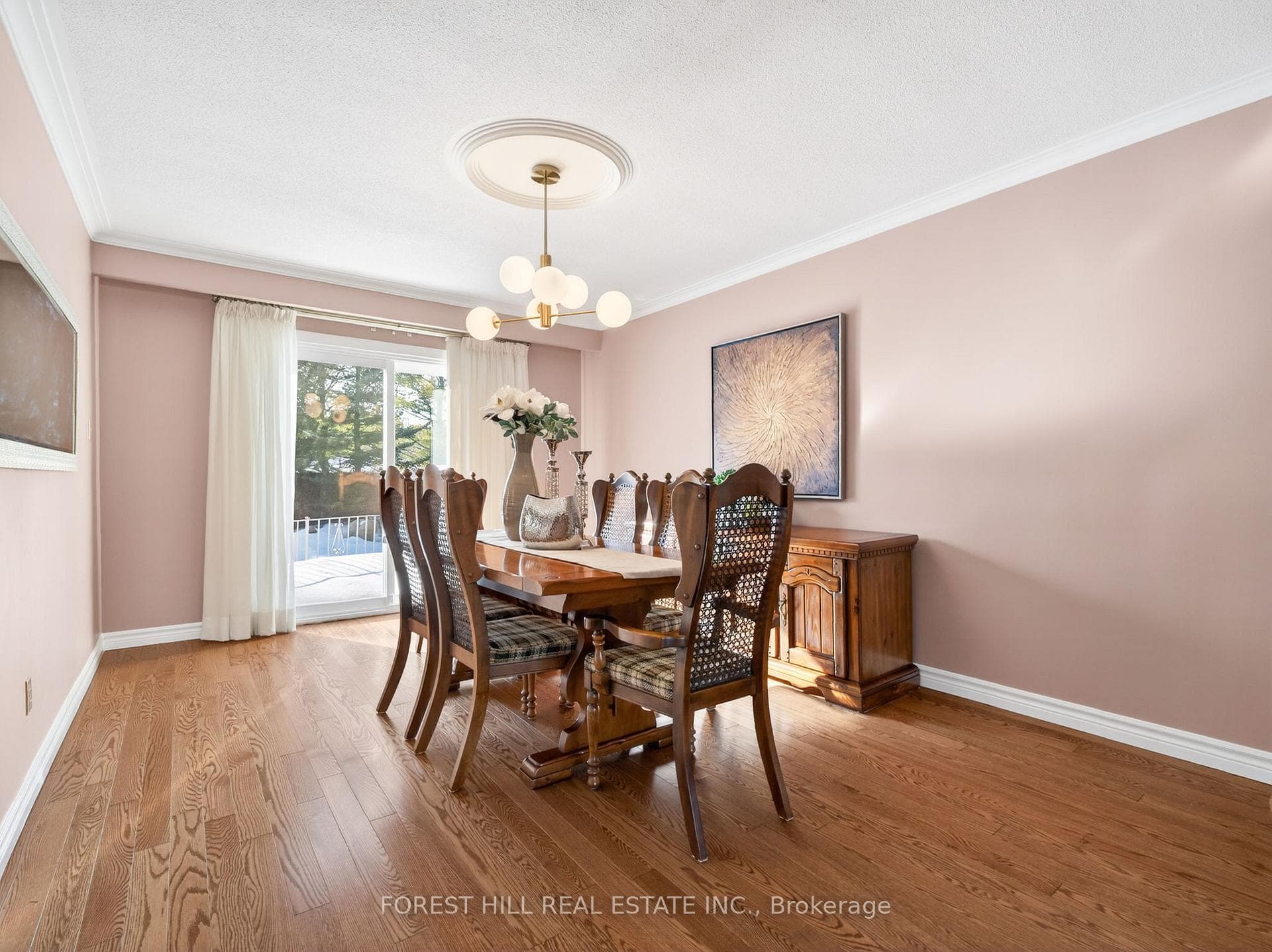 694 Conacher Drive photo 8