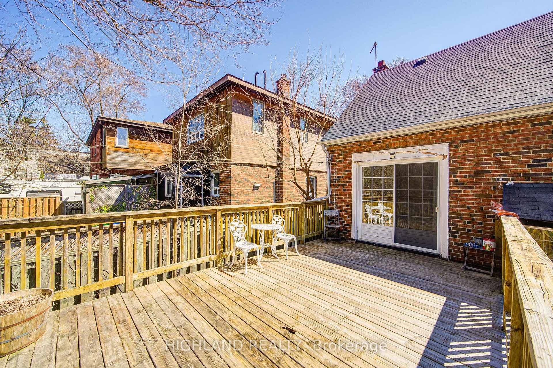 90 Clouston Avenue photo 40