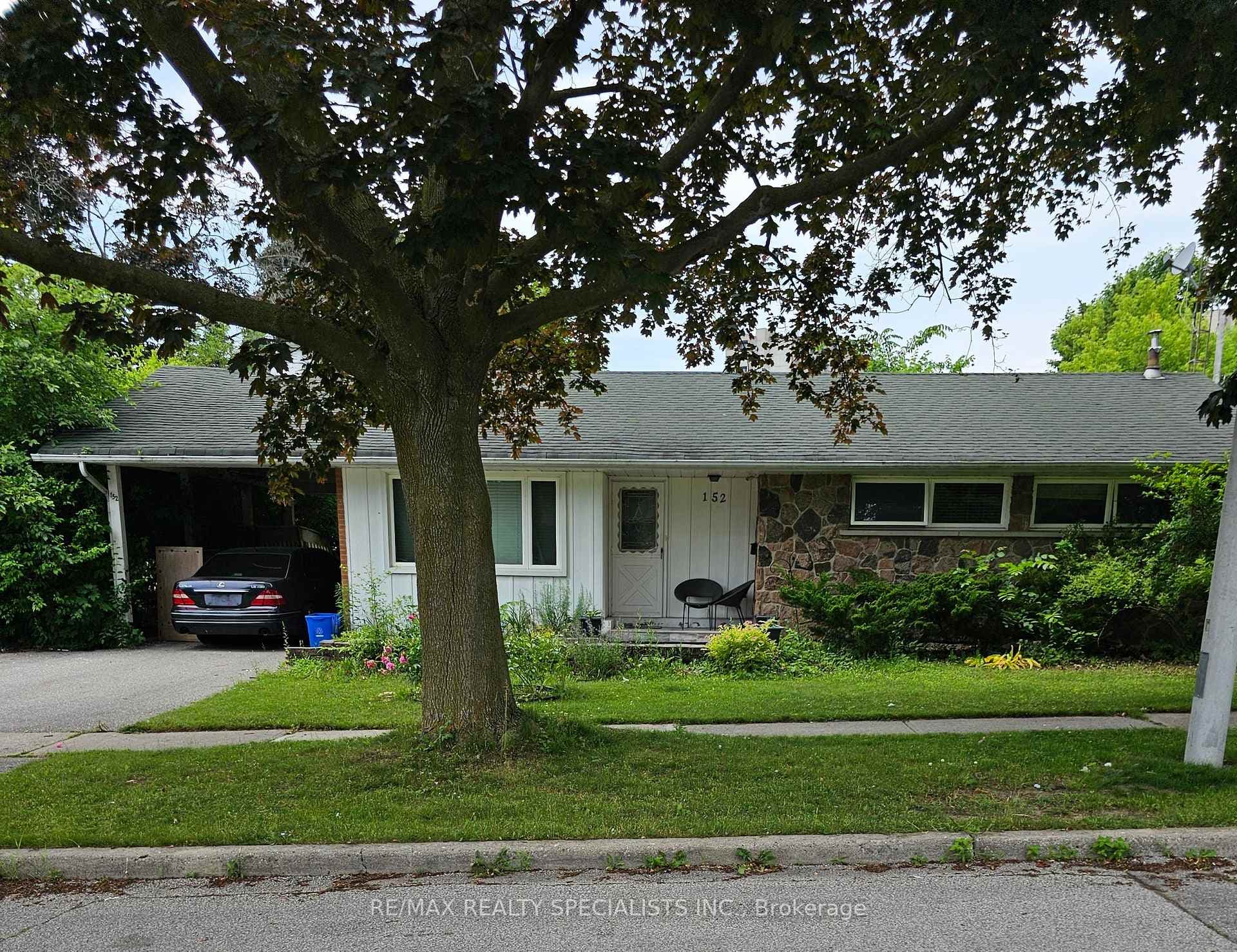 152 Simpson Road photo 1
