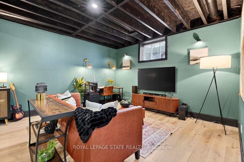 4286 Victoria Avenue photo 32