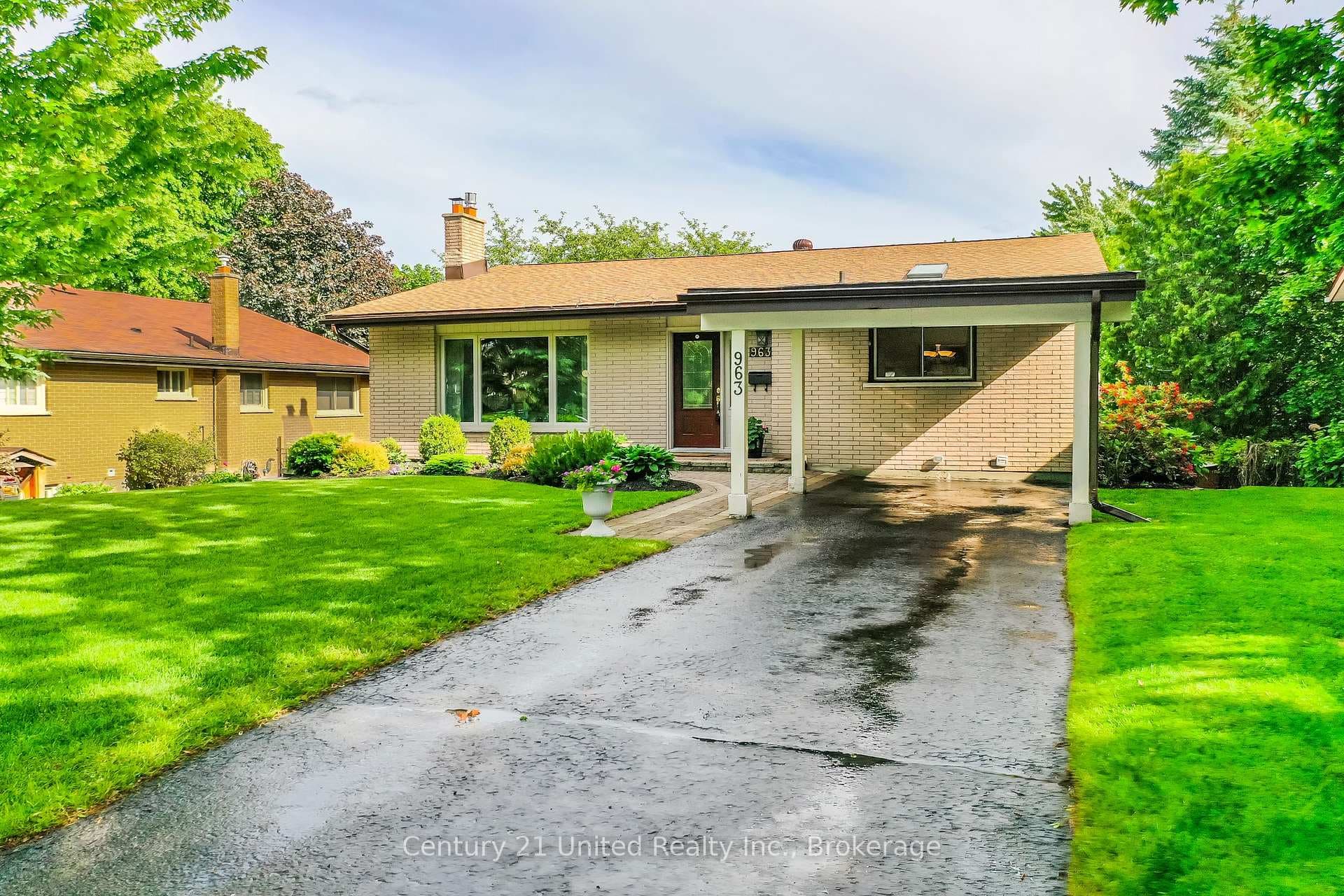 963 Ellesmere Avenue photo 3