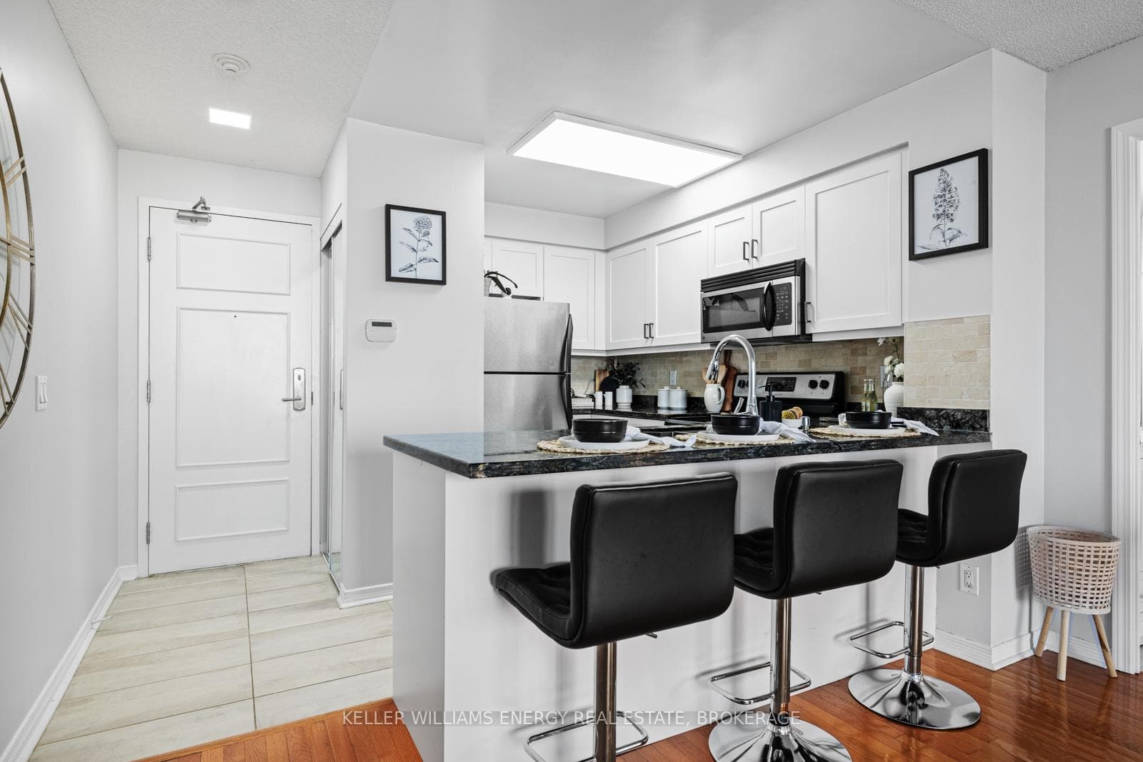 350 Red Maple Road Unit 1201 photo 5