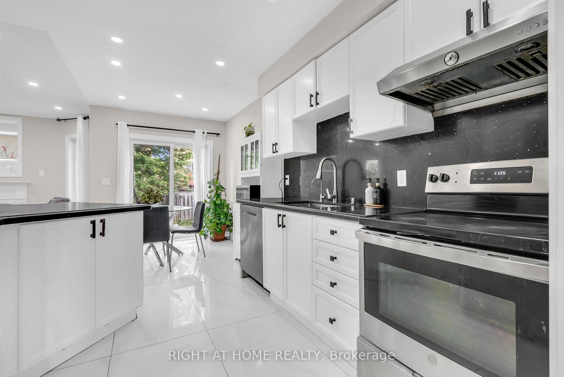 847 Stonebridge Avenue photo 19