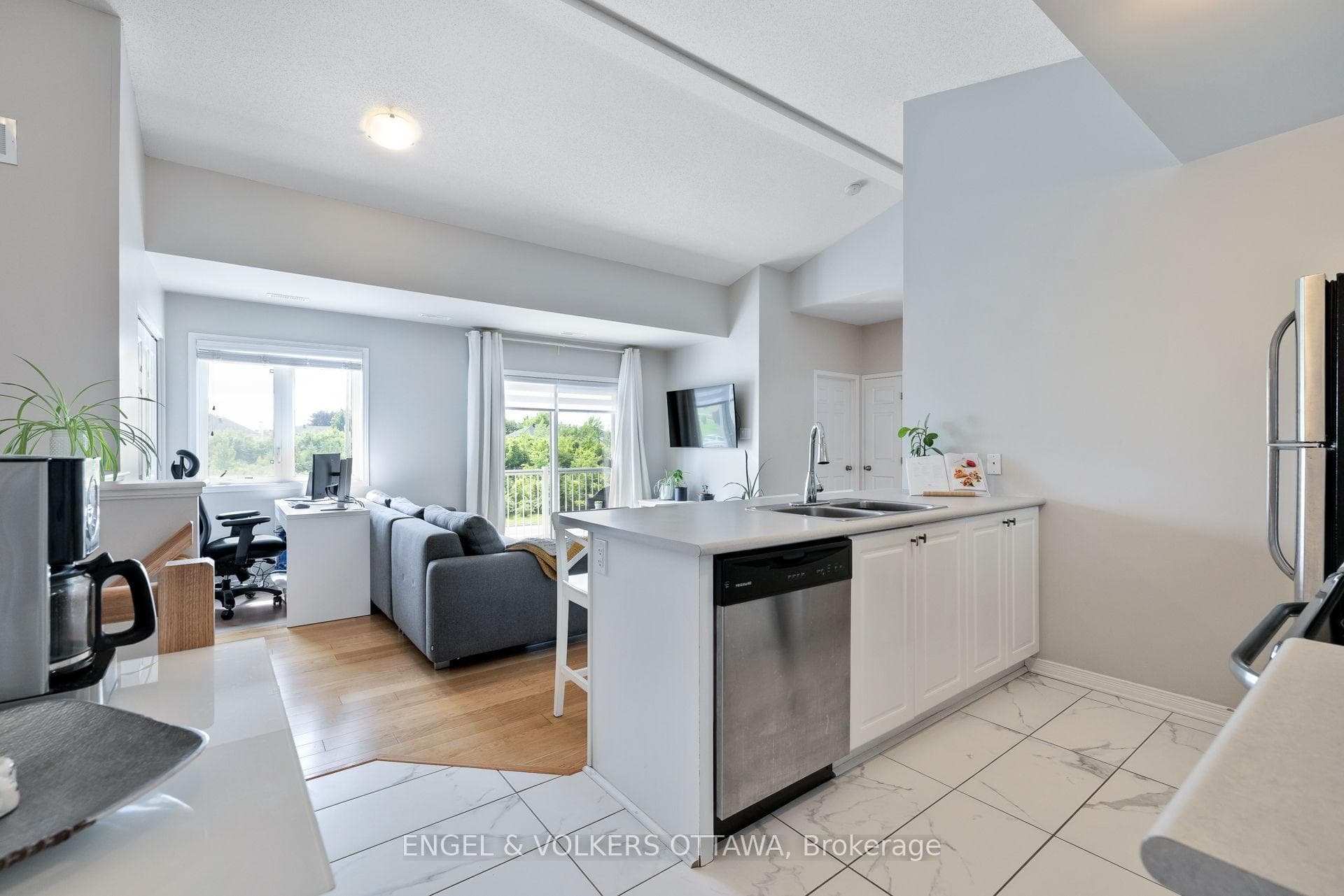 44 Sternes Private Unit 4 photo 22