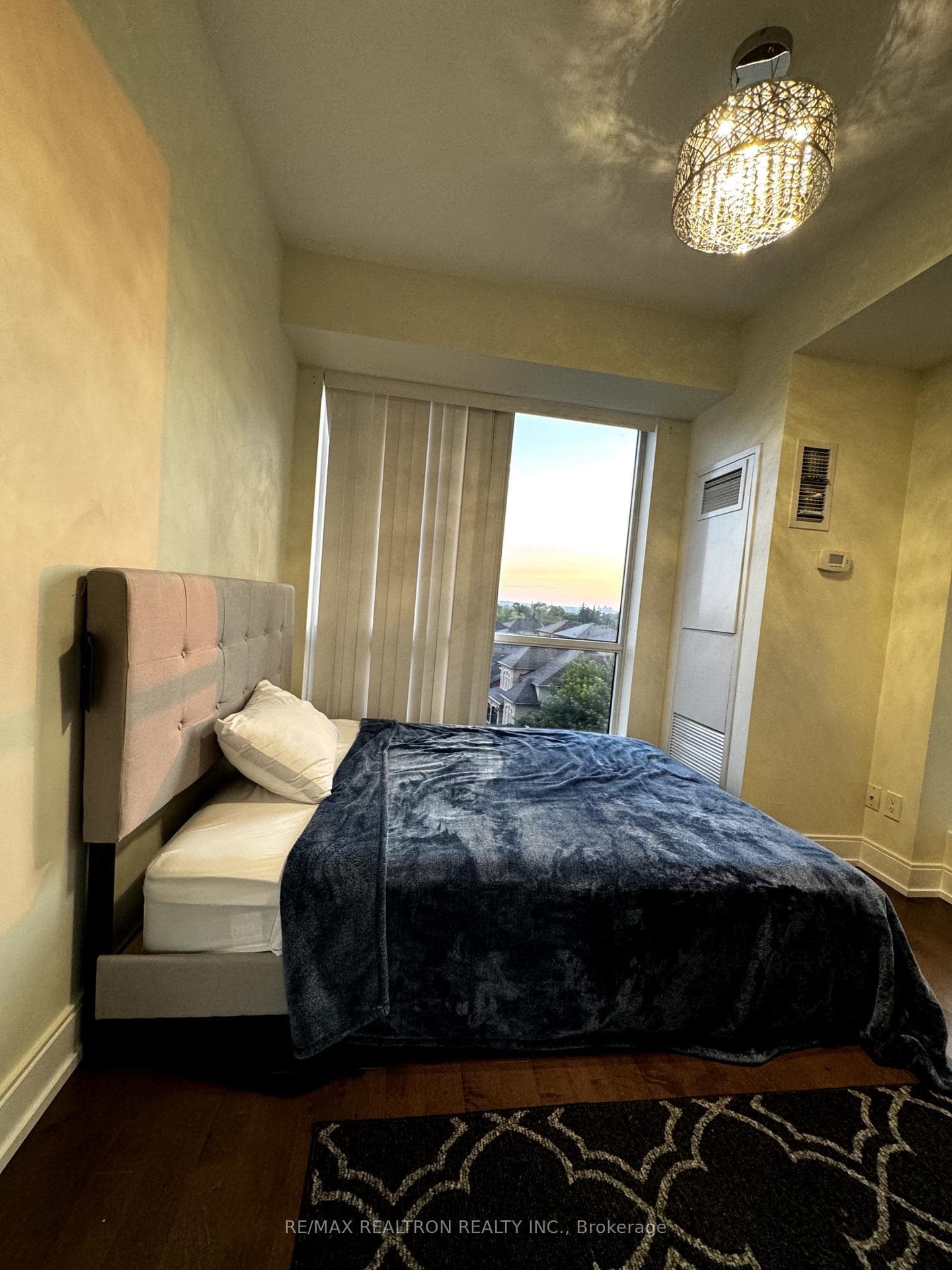 9090 Yonge Street Unit 502B photo 11