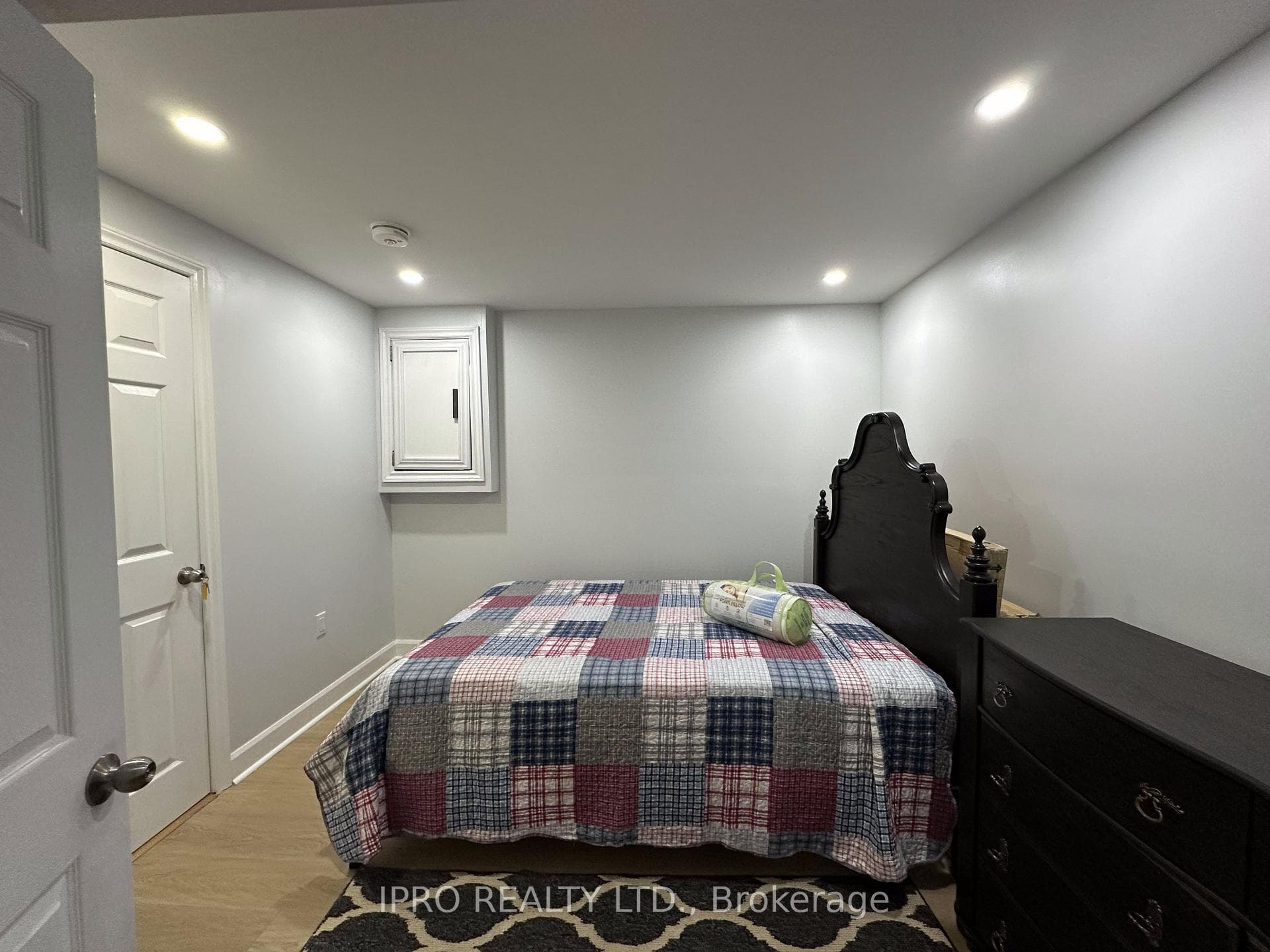 35 Shalom Crescent Unit BSMT photo 8