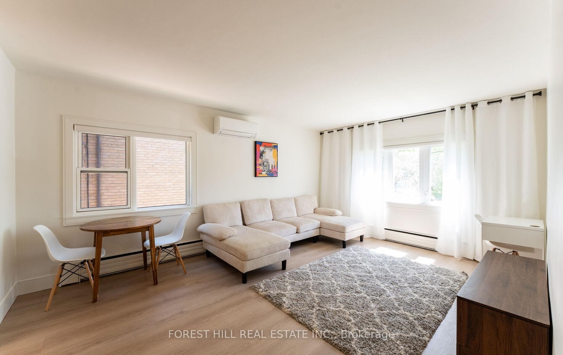 8 Victoria Street Unit 3 photo 5