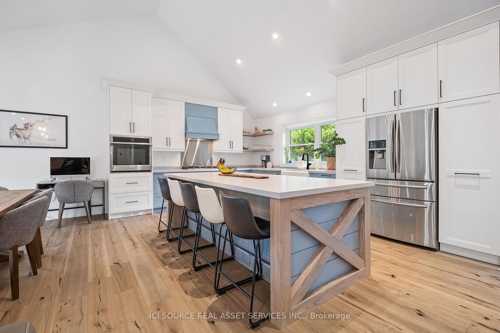 799 Cranston Court photo 3