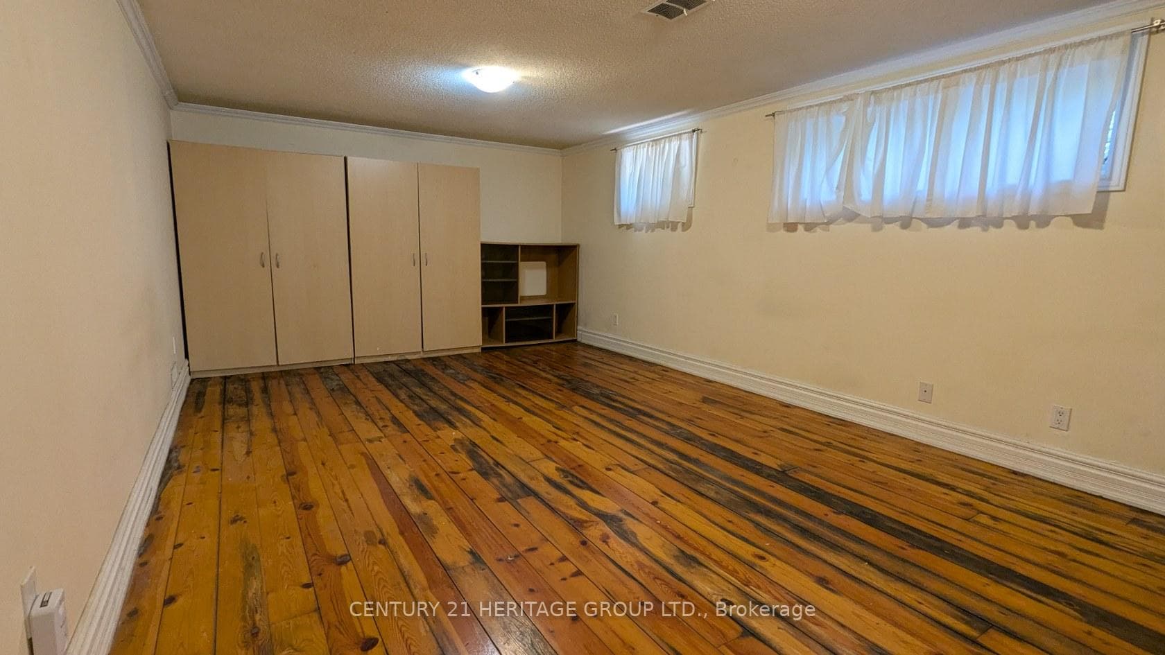 377 Centre Street Unit Bsmt photo 2