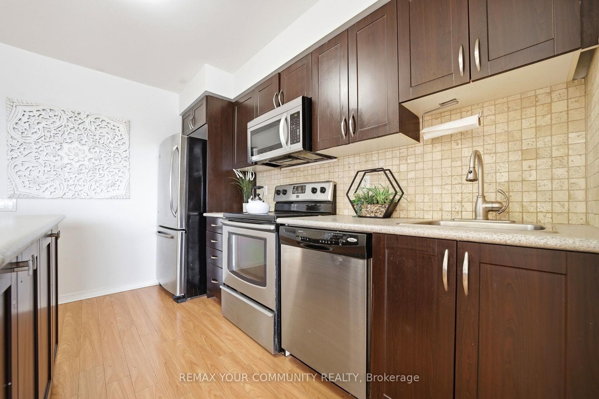 60 Heintzman Street Unit 2102 photo 12
