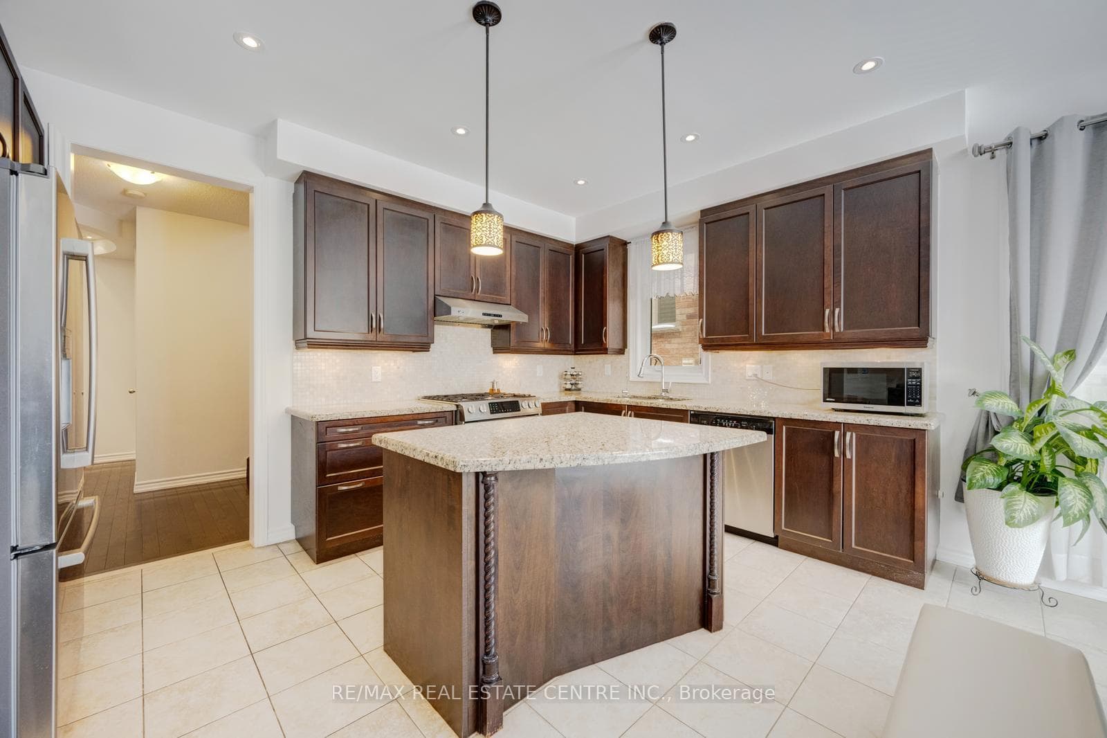 19 Mediterranean Crescent photo 16
