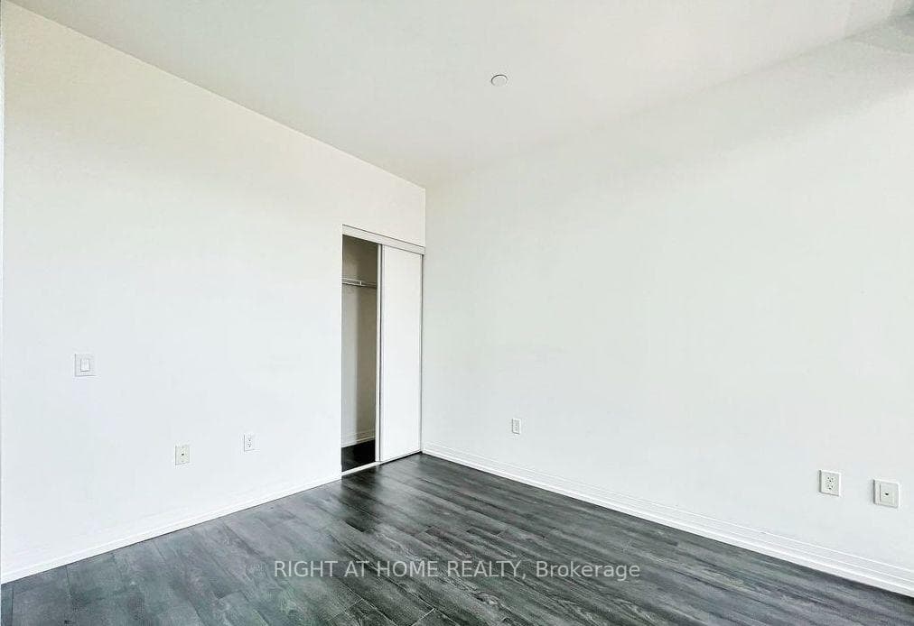 251 Jarvis Street Unit 1017 photo 9