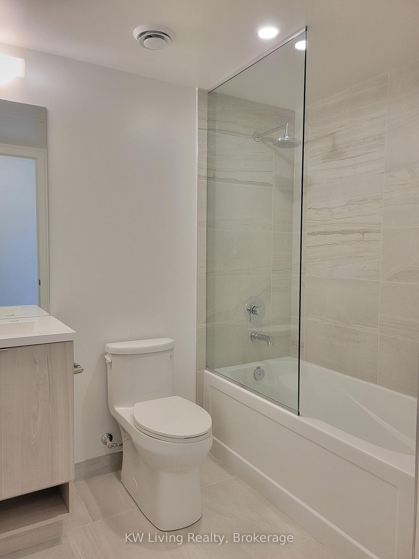 138 Downes Street Unit 3610 photo 8