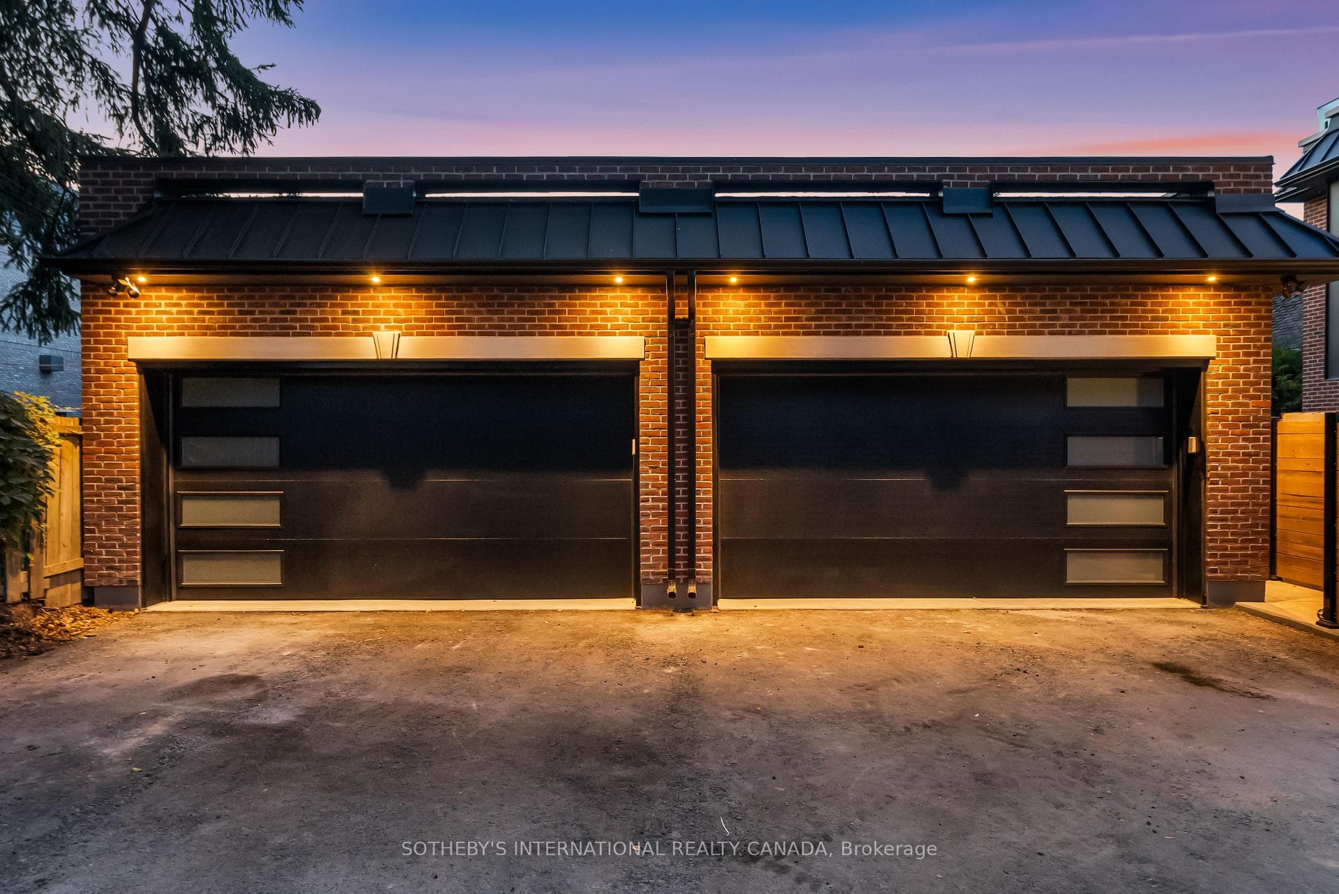 734 Avenue Road photo 42