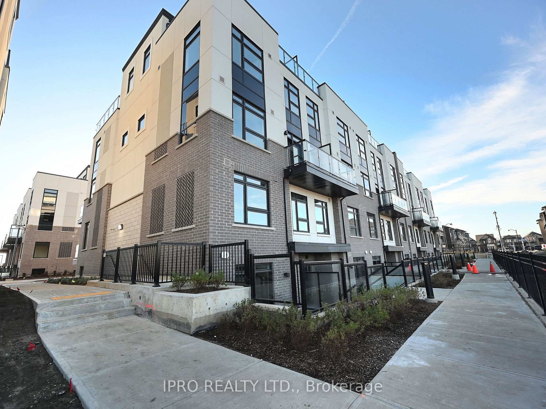 1573 Rose Way Unit 121 photo 38