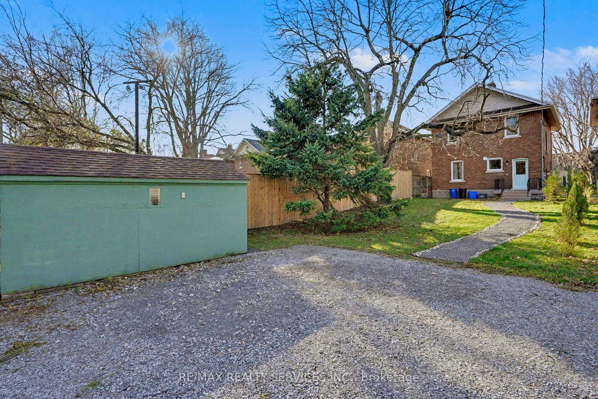 39 Fielden Avenue photo 24