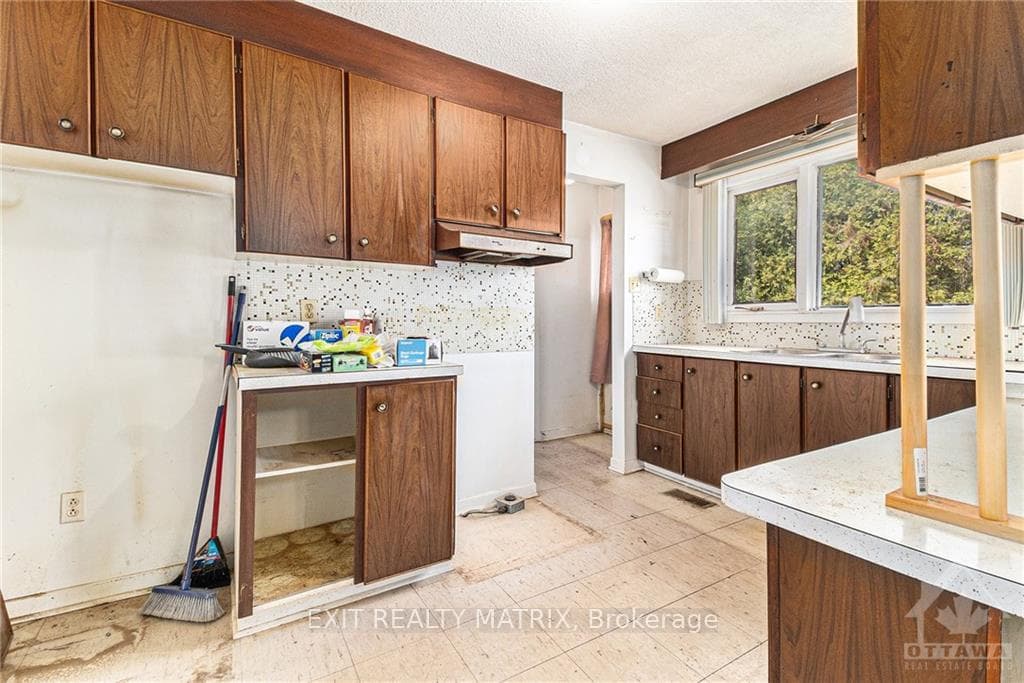 813 NOTRE DAME Street photo 6