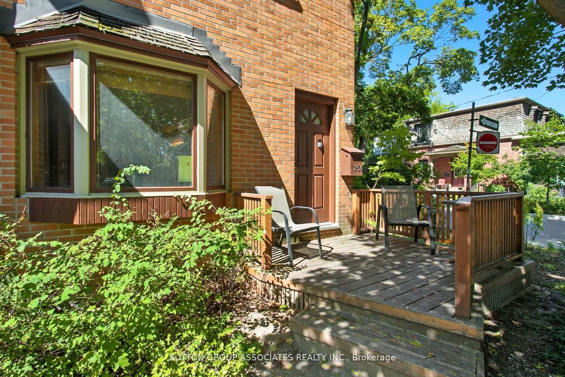 250 Robert Street photo 41
