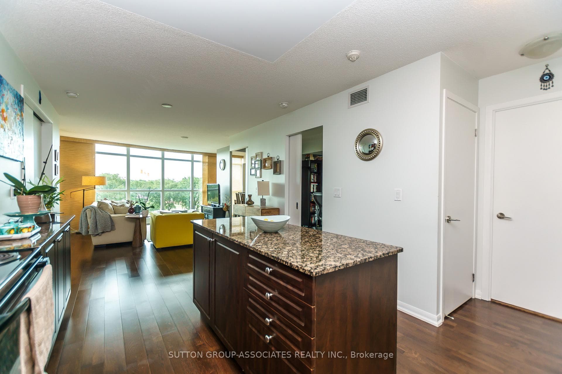215 Fort York Boulevard Unit 507 photo 5