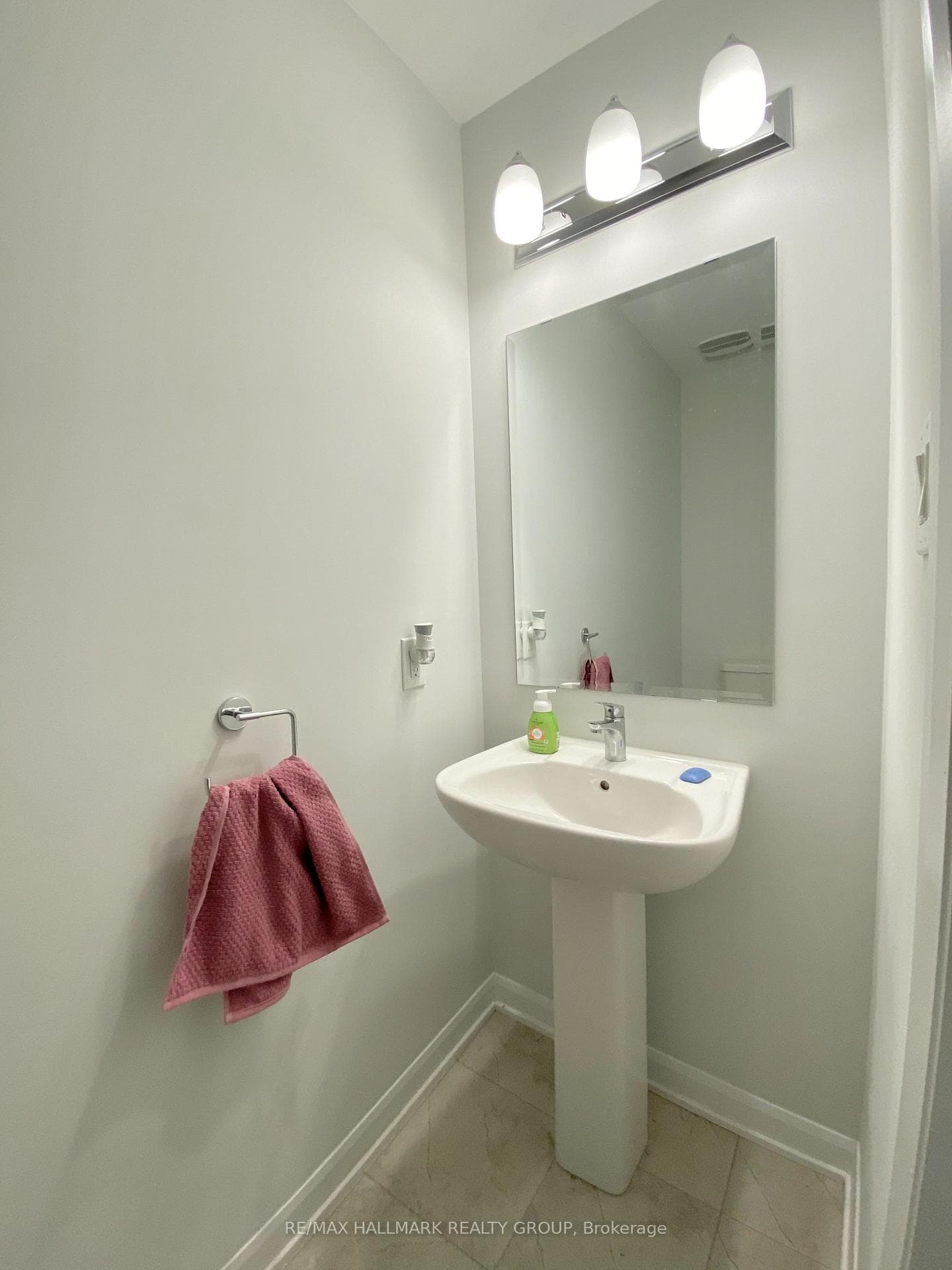 46 Eramosa Crescent photo 12