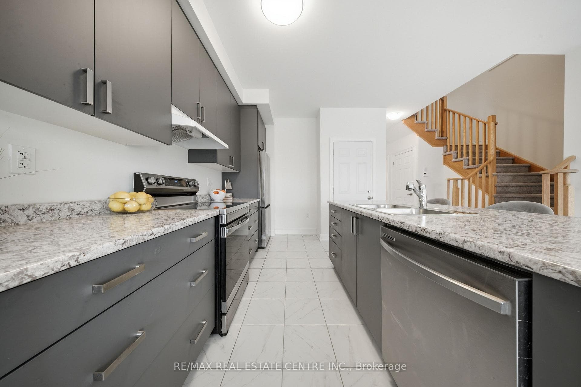 524 Brooks Street photo 13