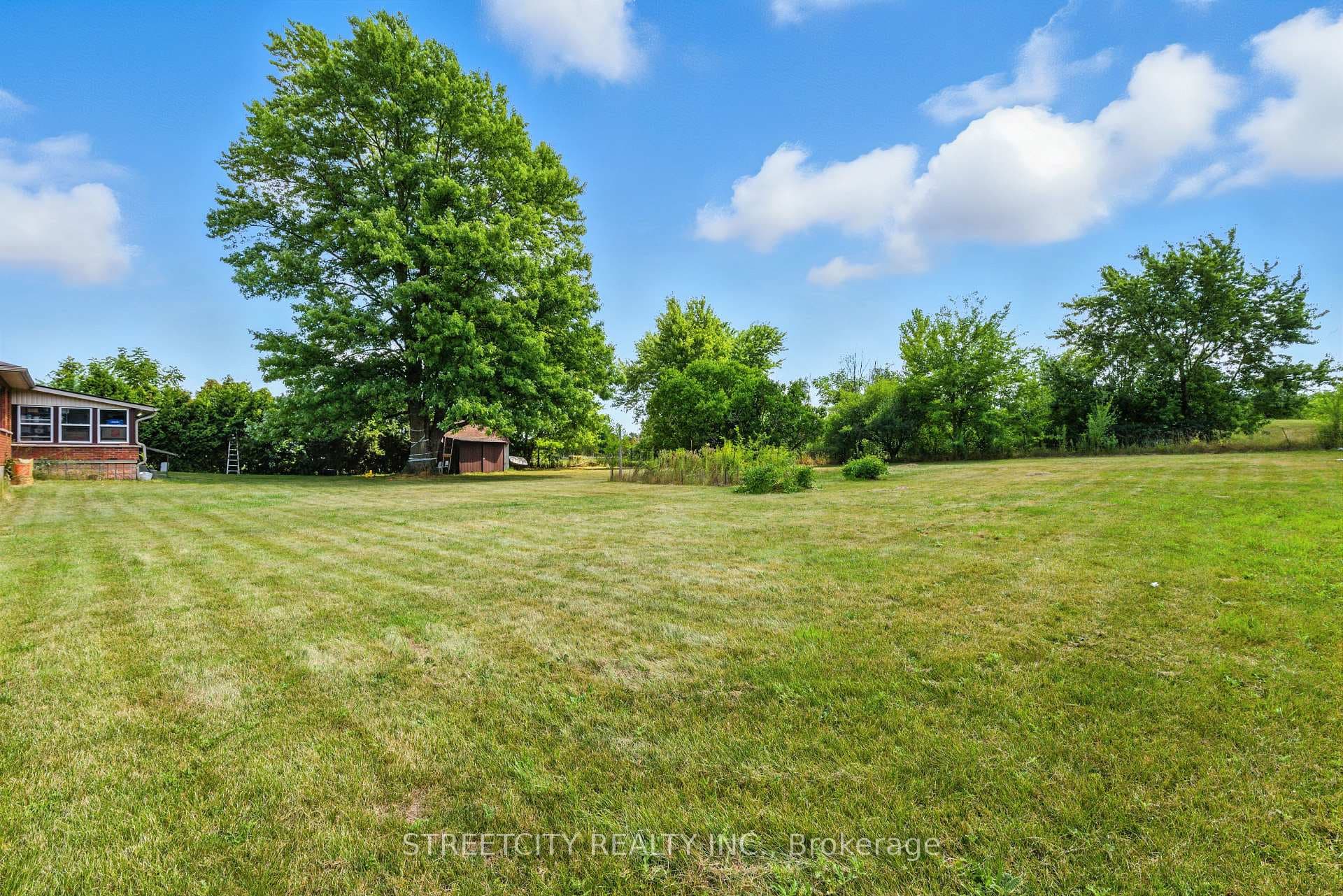 2257 Trafalgar Street photo 32