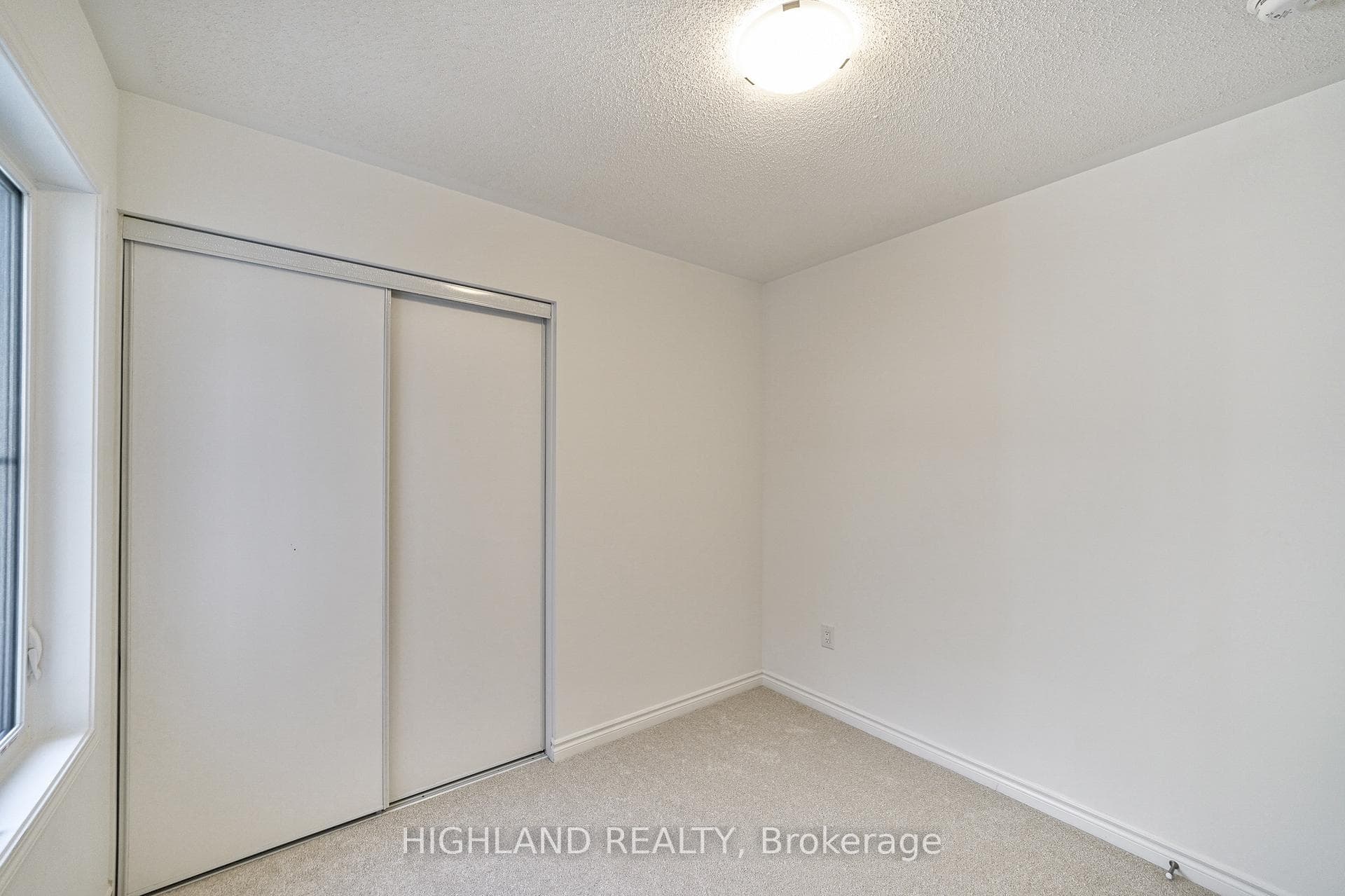1839 Thames Circle photo 24