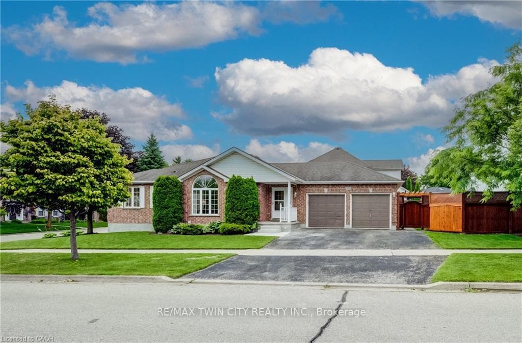 27 CHANDOS Drive photo 2