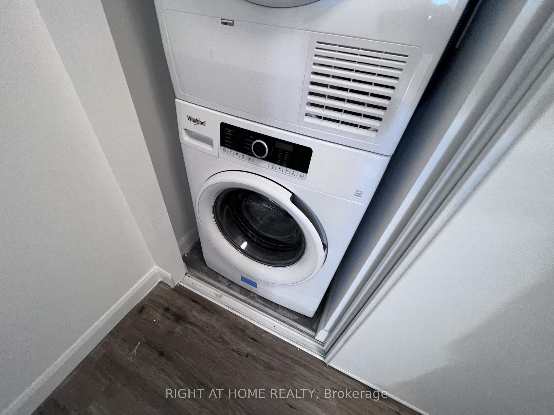 7 Erie Avenue Unit 711 photo 25