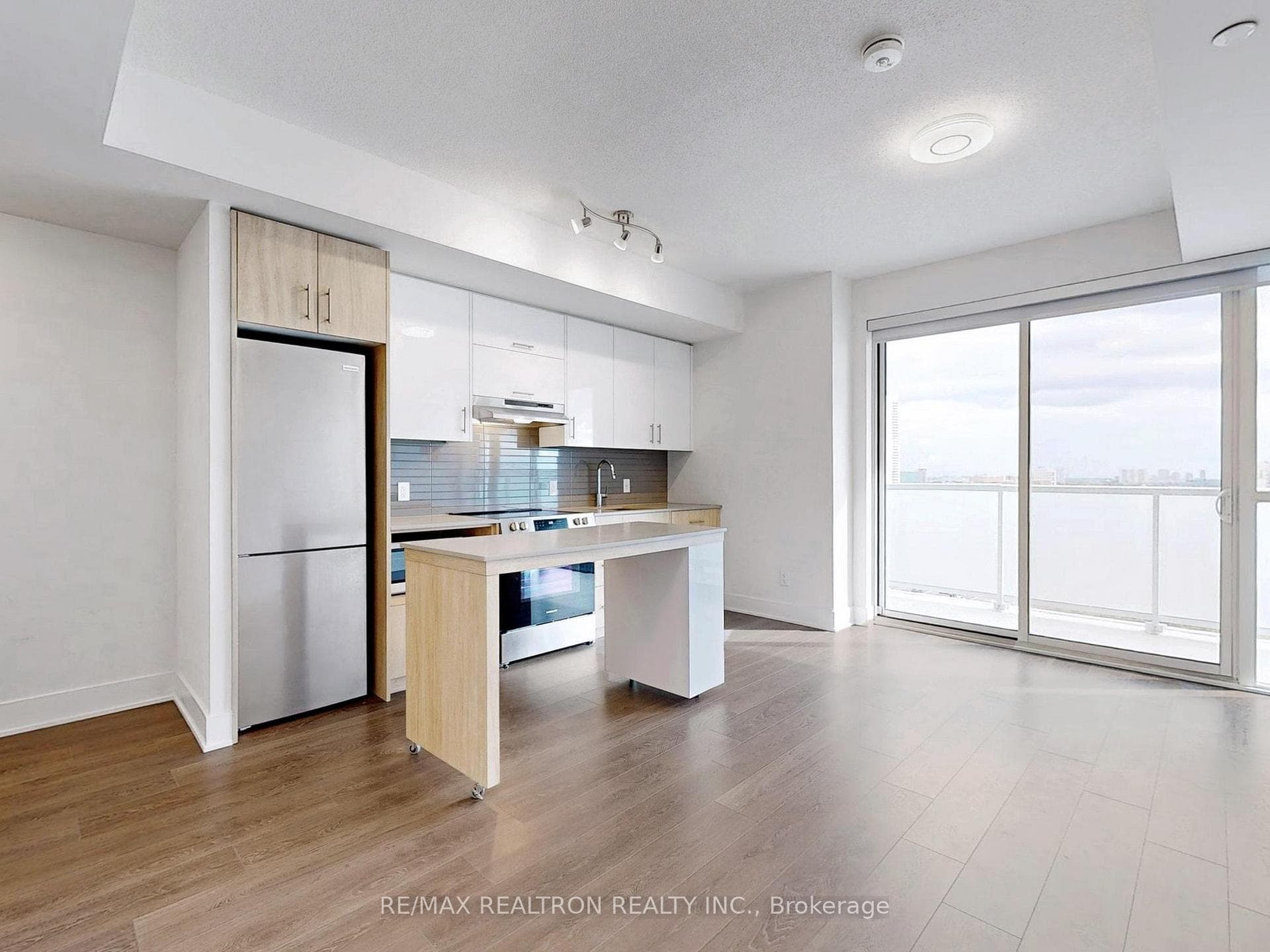 188 Fairview Mall Drive Unit 1515 photo 6