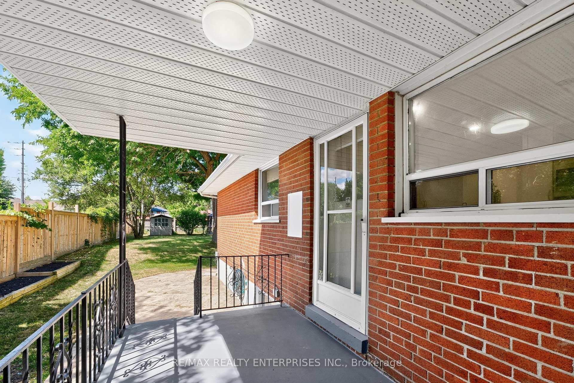 16 Warbeck Place photo 33