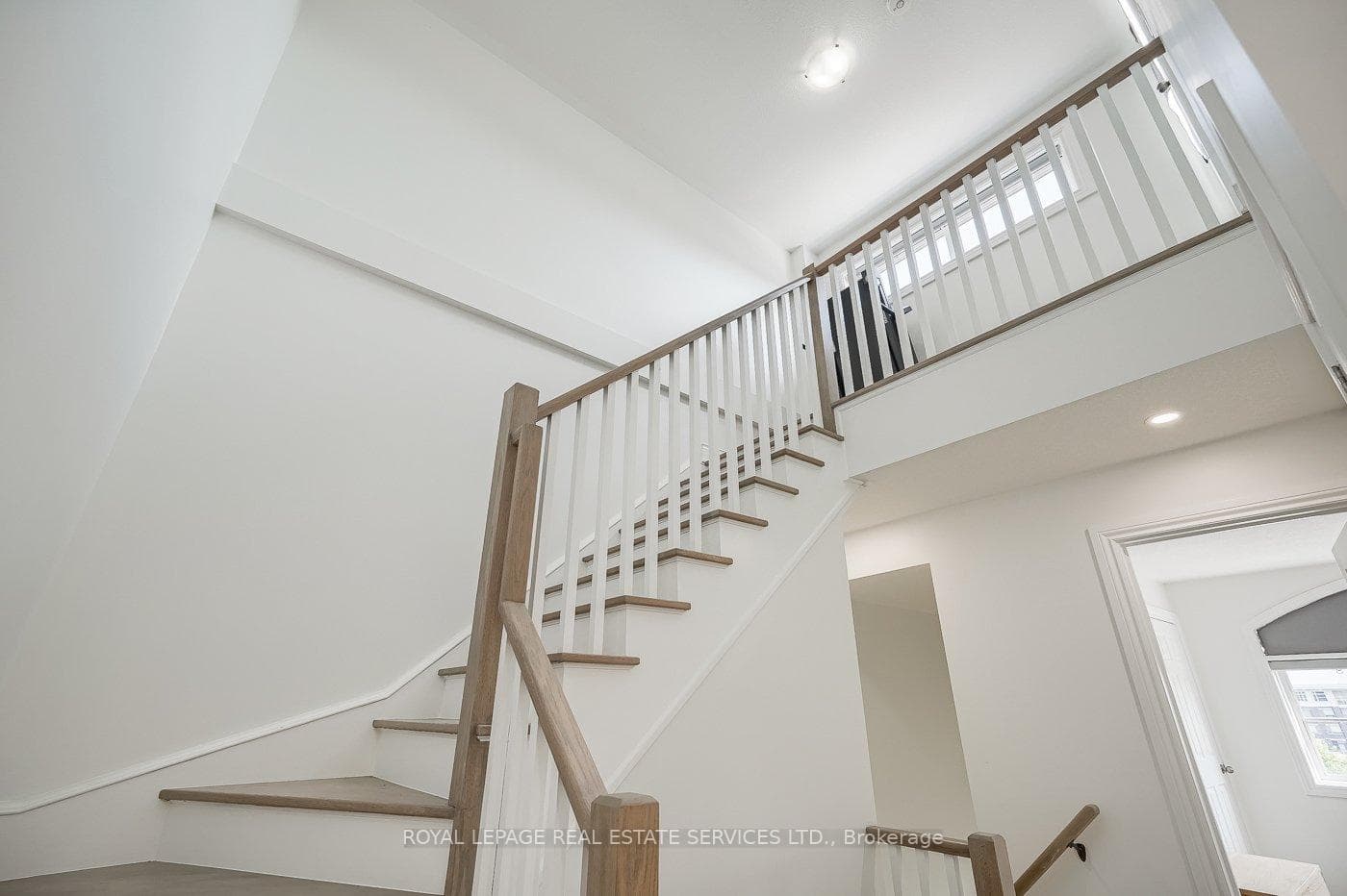 405 Plains Road Unit 6 photo 29