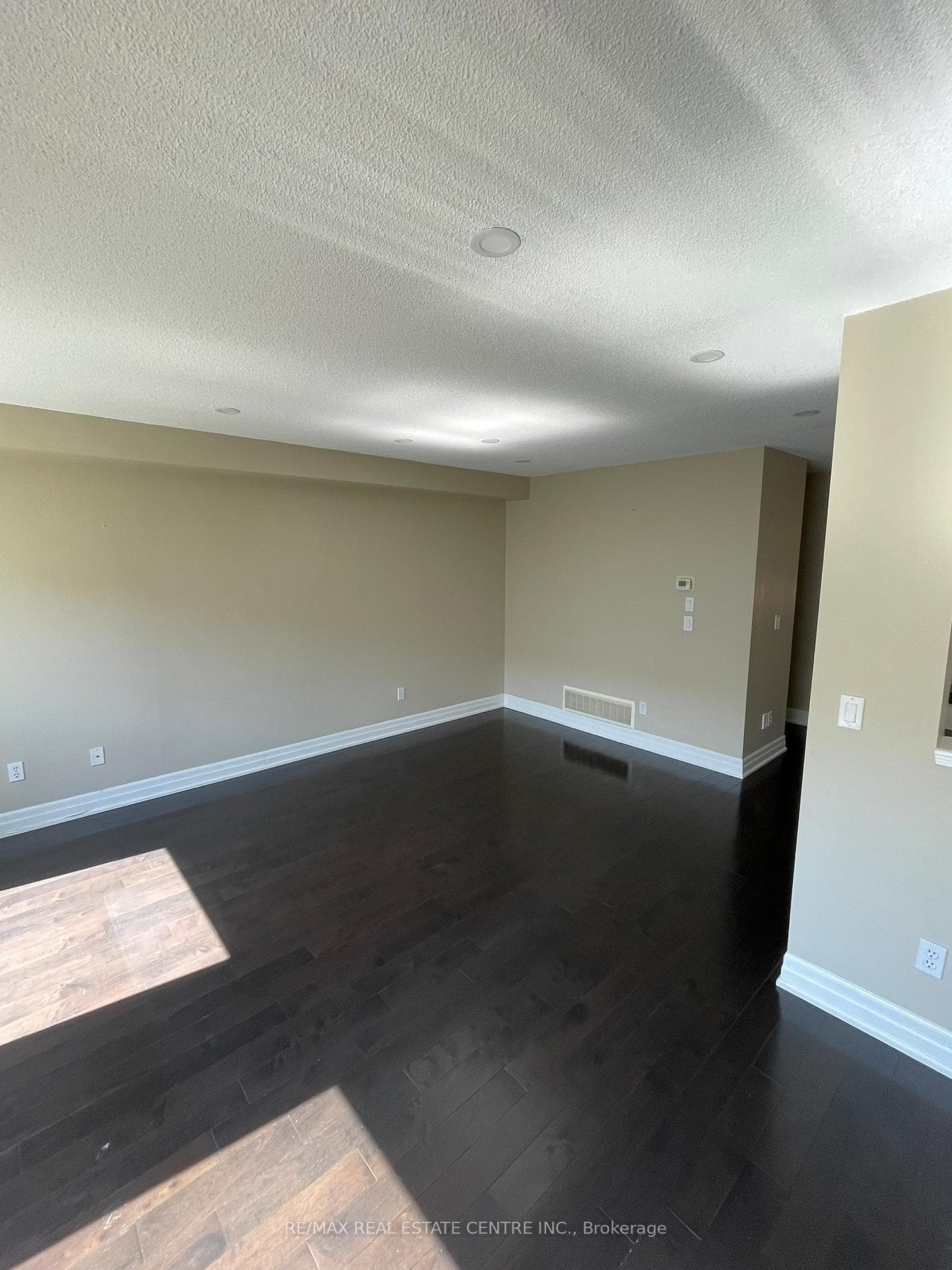 5030 Heatherleigh Avenue Unit 77 photo 9
