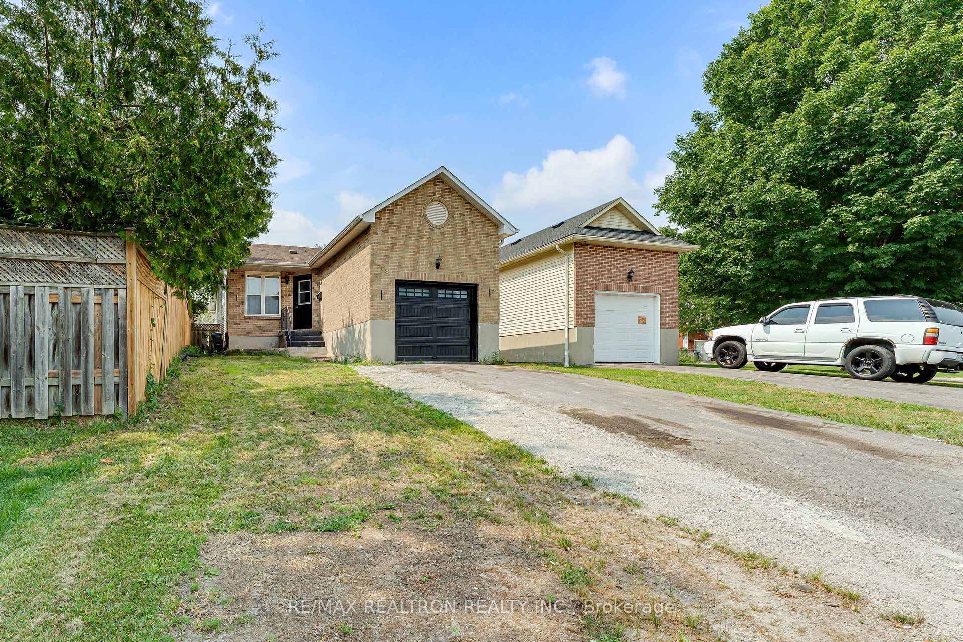 709 Ridley Drive photo 3